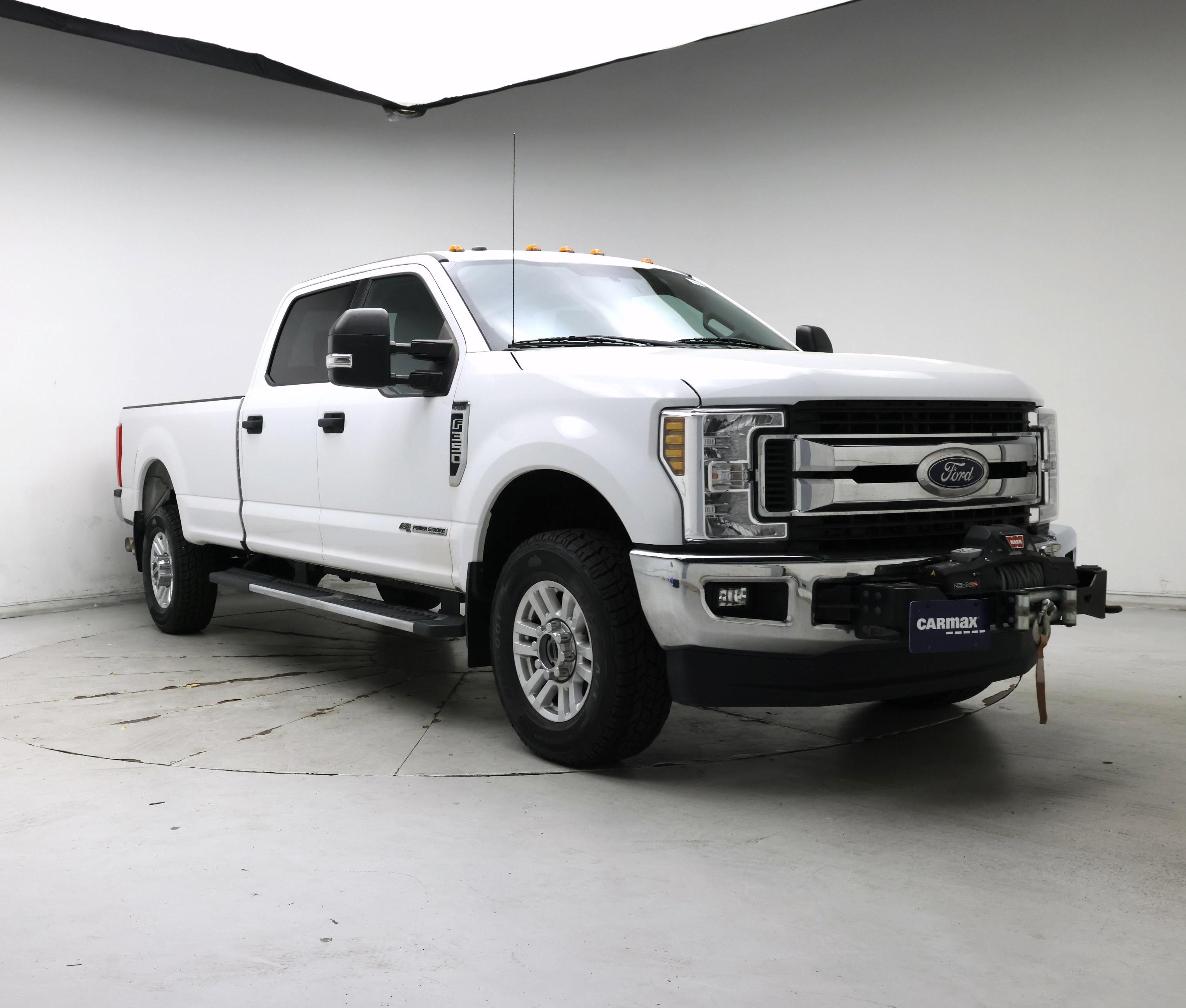 White 2018 Ford F-350 Super Duty Pickup Truck Four-Wheel Drive Automatic