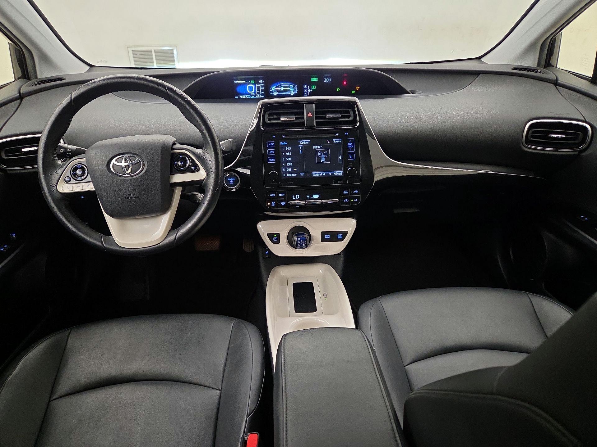 Thumbnail: 2016 Toyota Prius - 9