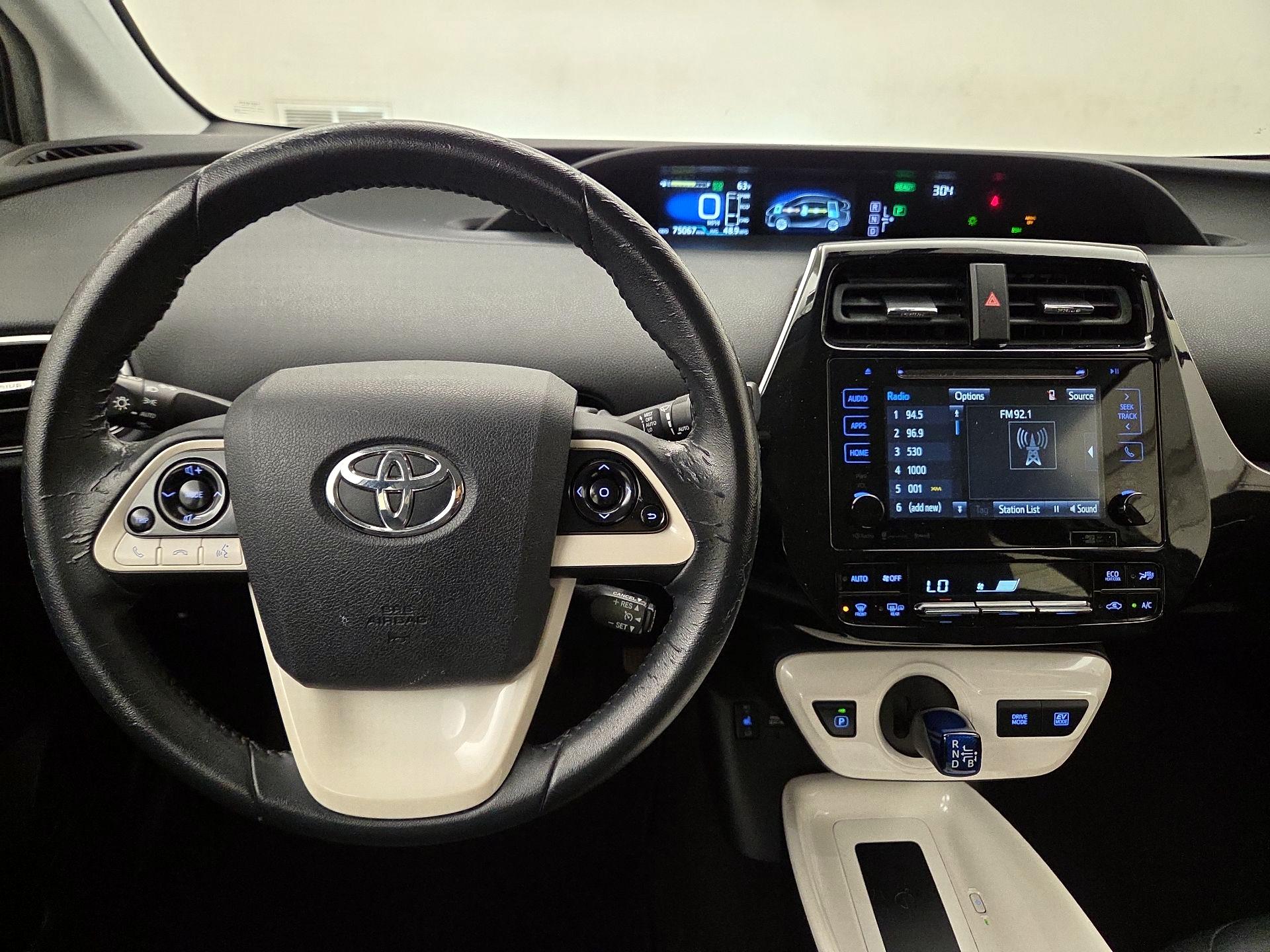 Thumbnail: 2016 Toyota Prius - 10