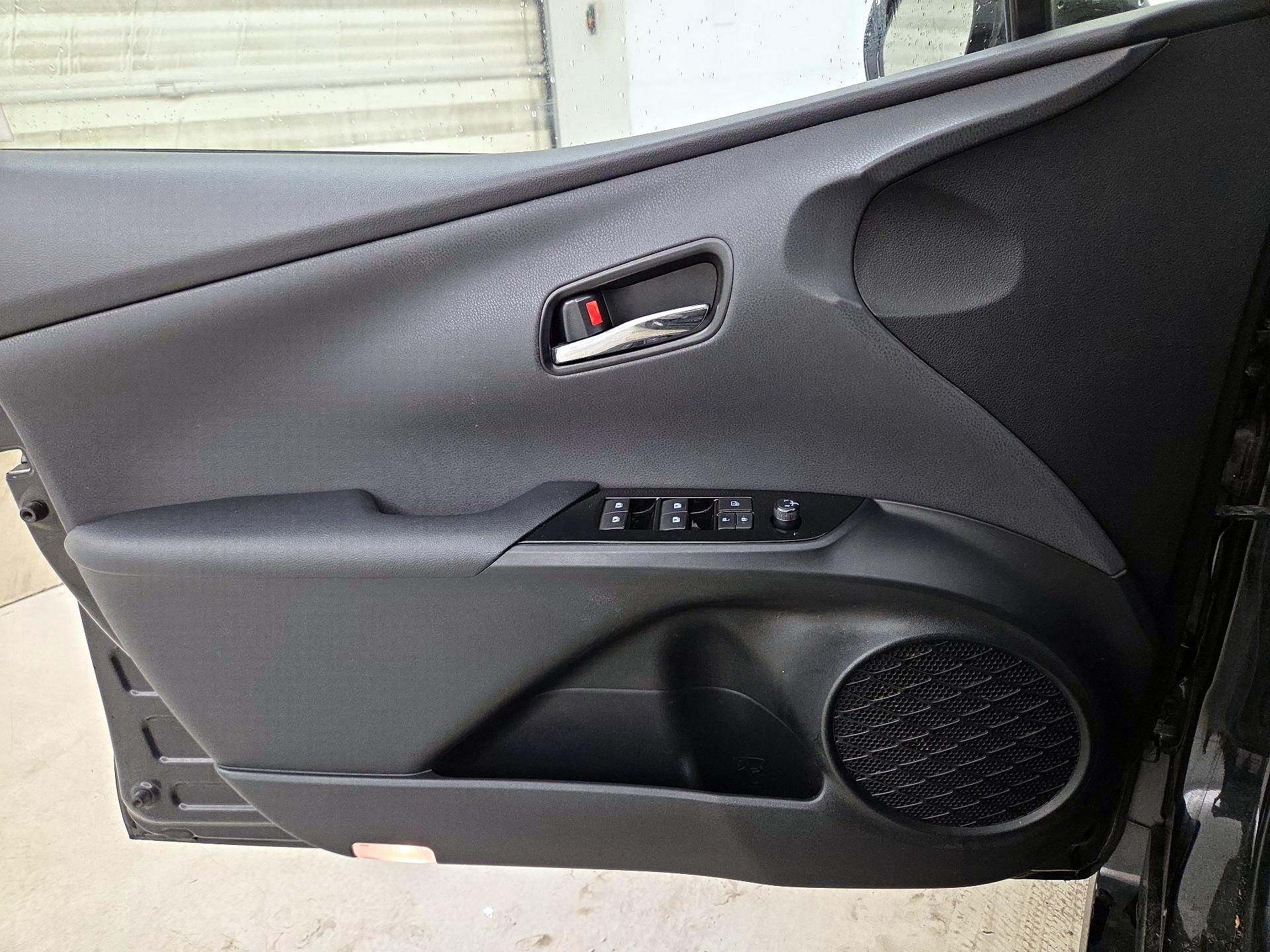 Thumbnail: 2016 Toyota Prius - 12