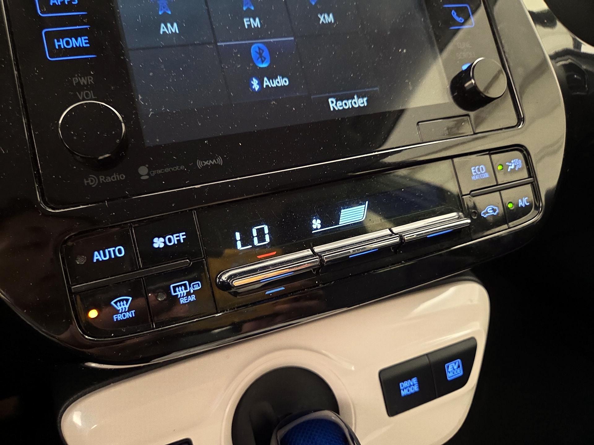 Thumbnail: 2016 Toyota Prius - 16