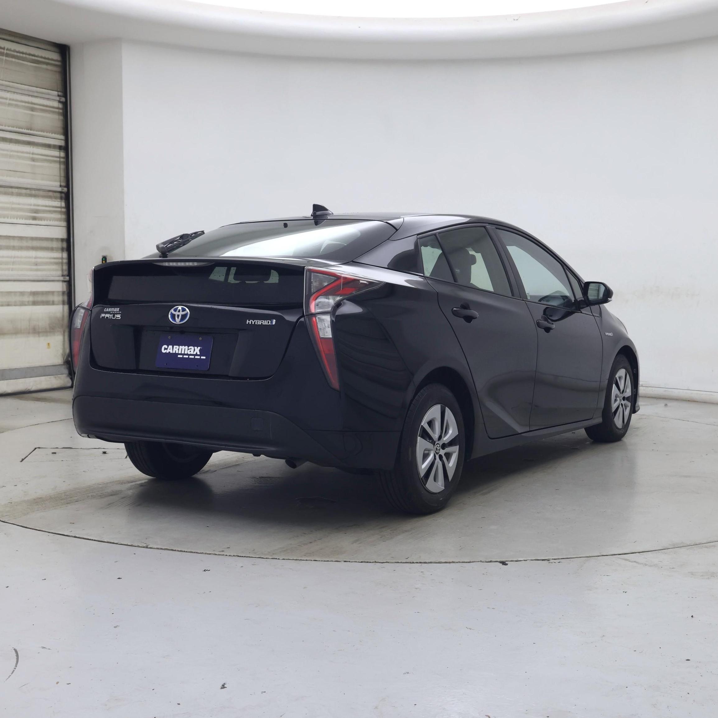 Thumbnail: 2016 Toyota Prius - 8