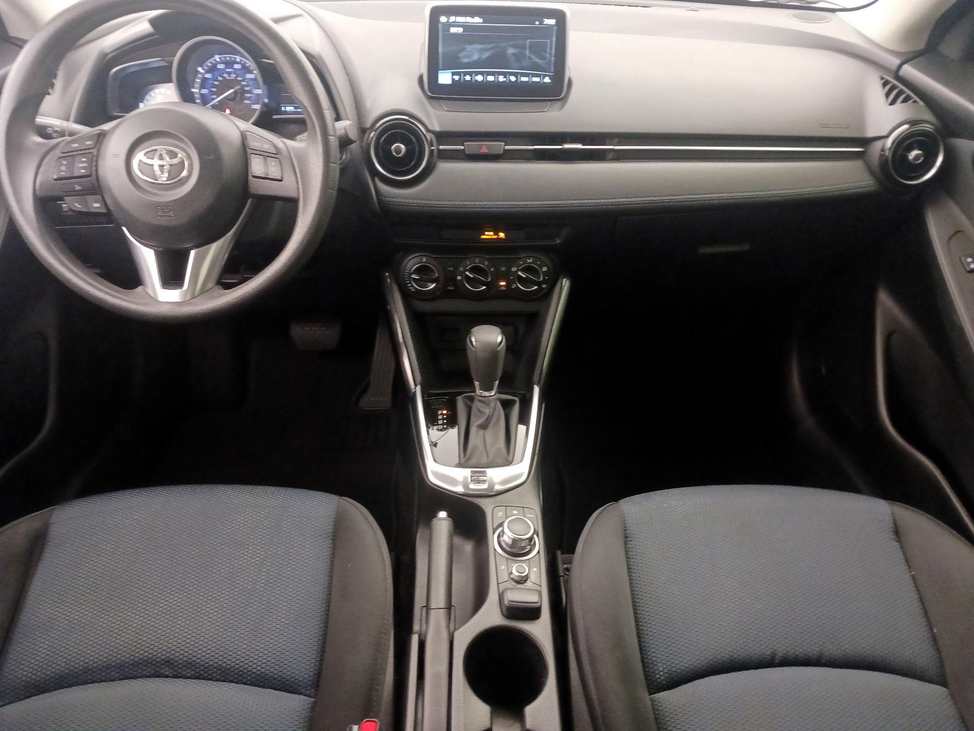 Thumbnail: 2017 Toyota Yaris iA - 9
