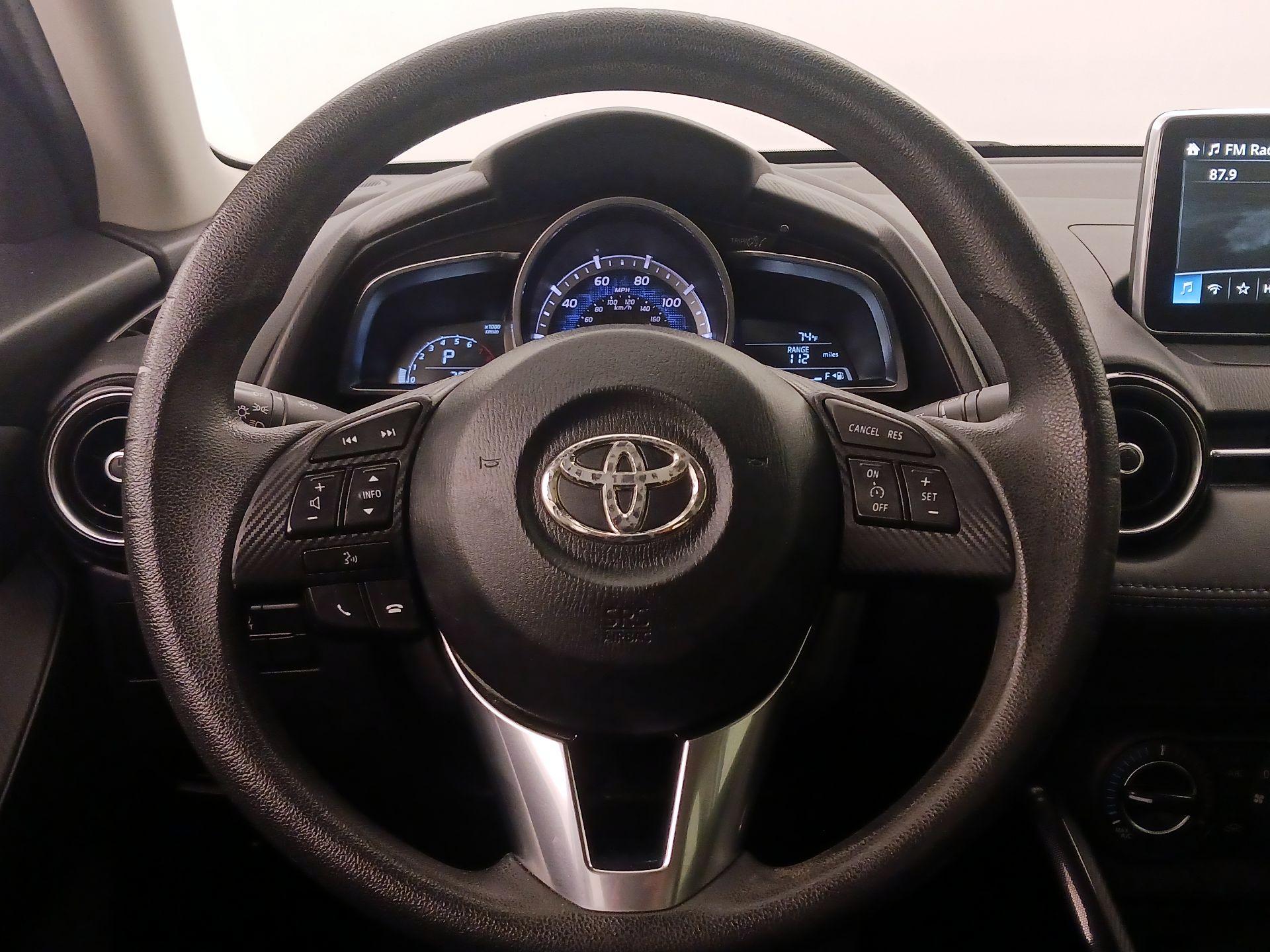 Thumbnail: 2017 Toyota Yaris iA - 10
