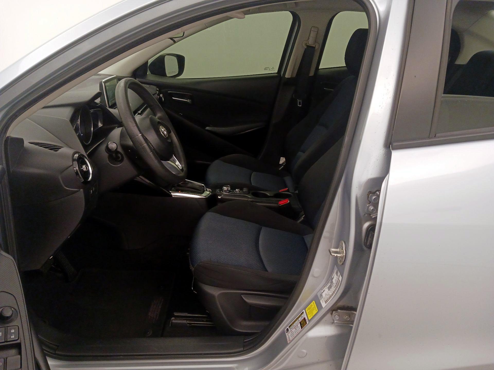 Thumbnail: 2017 Toyota Yaris iA - 11