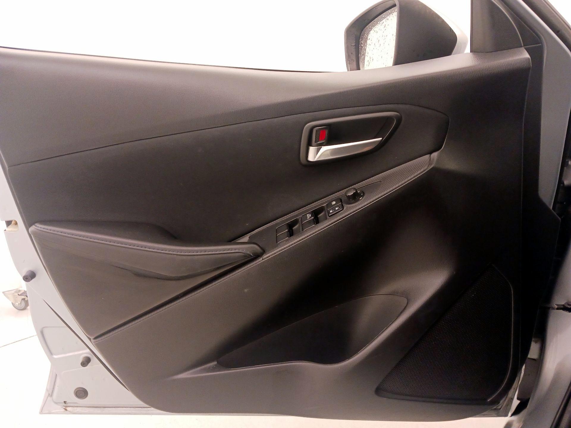 Thumbnail: 2017 Toyota Yaris iA - 12