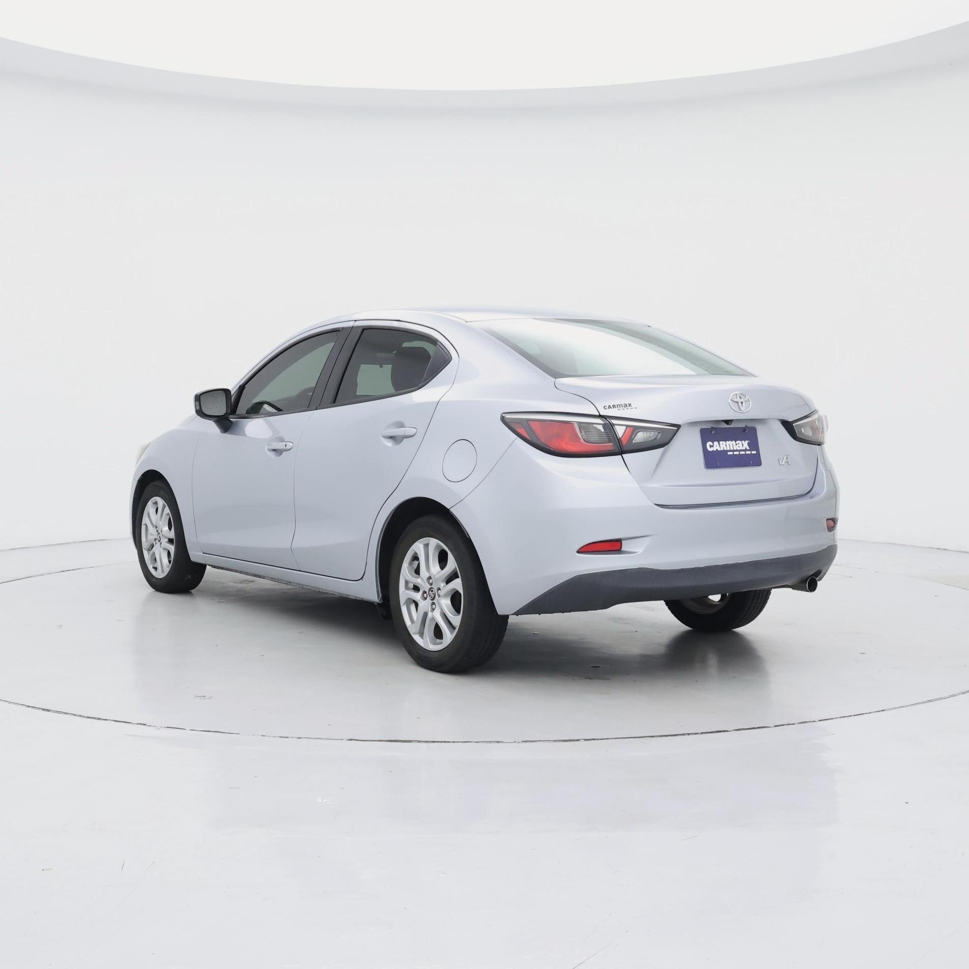Thumbnail: 2017 Toyota Yaris iA - 2