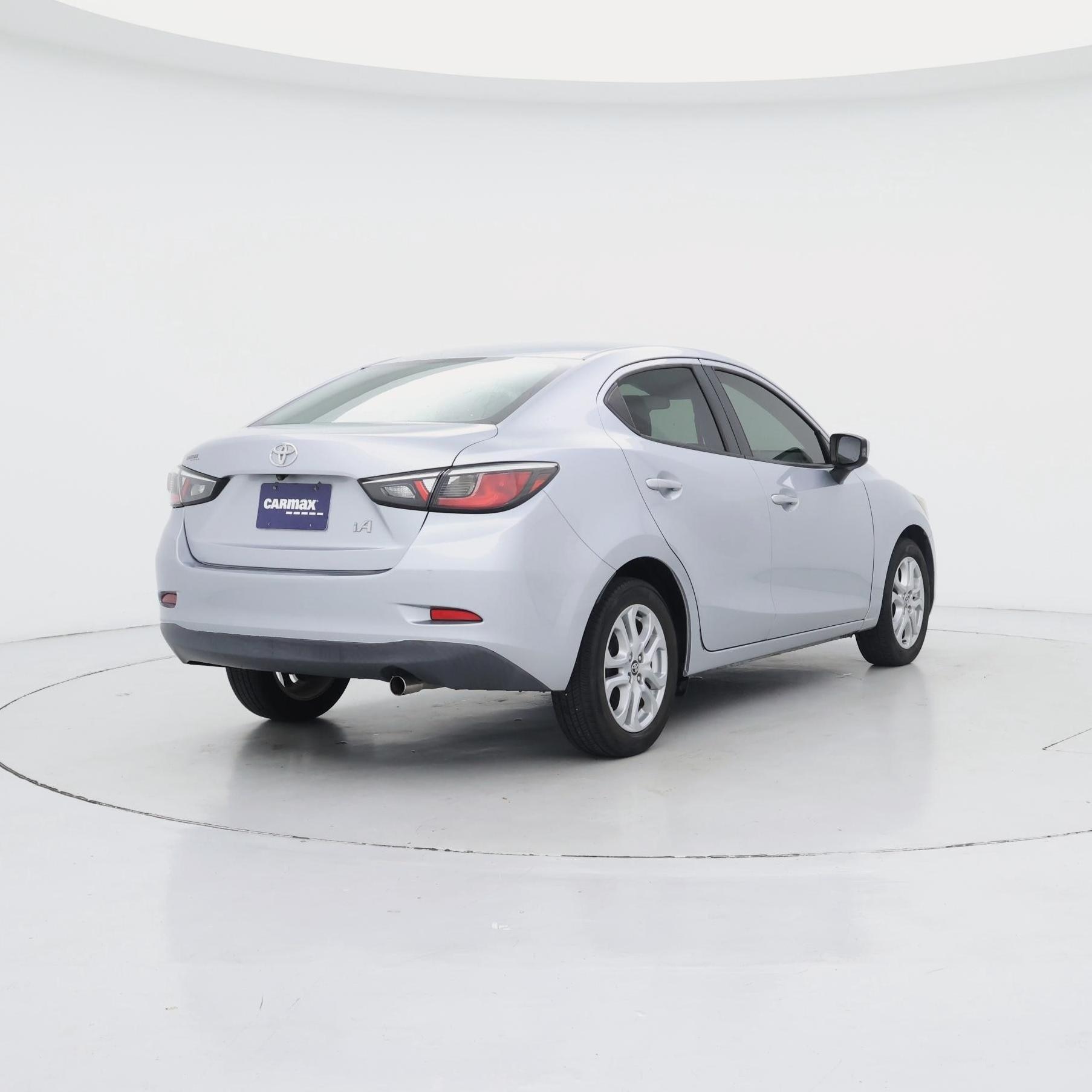 Thumbnail: 2017 Toyota Yaris iA - 8