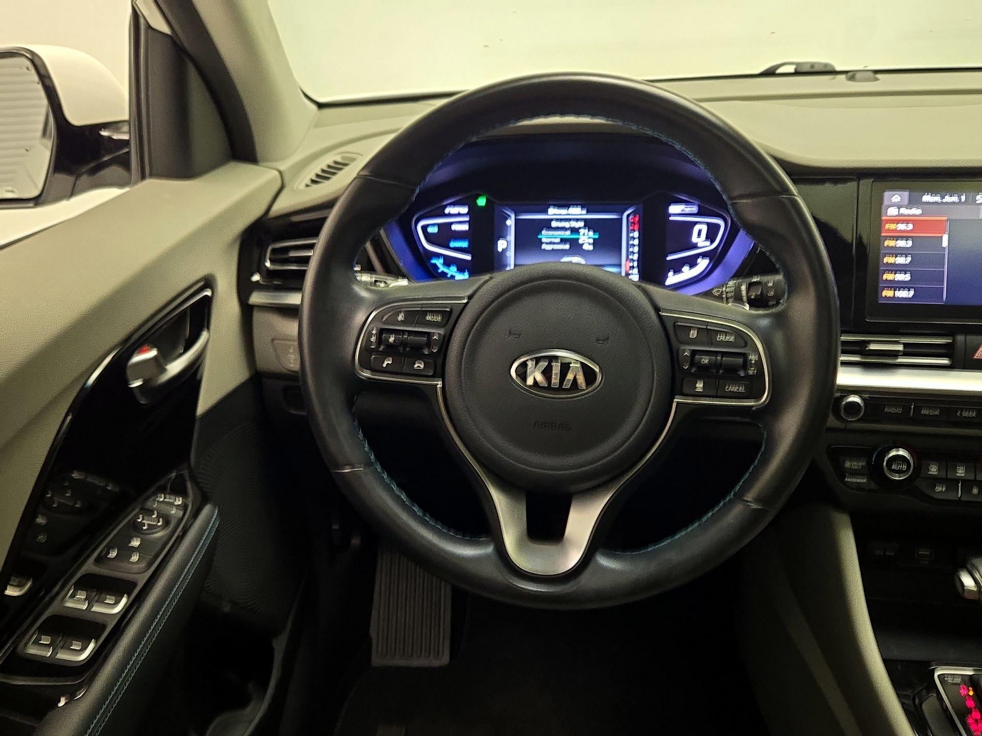 Thumbnail: 2020 Kia Niro - 10