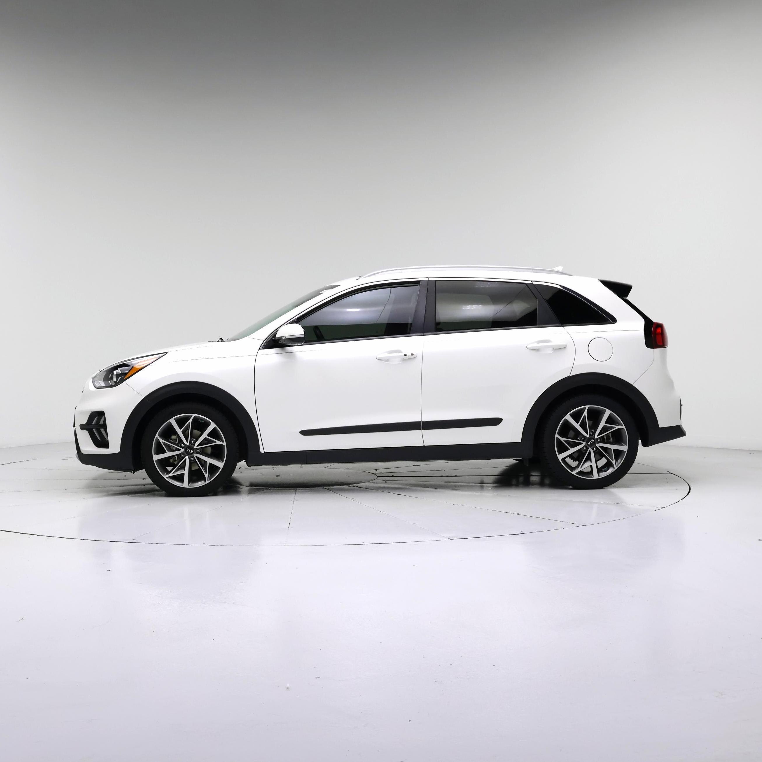Thumbnail: 2020 Kia Niro - 3