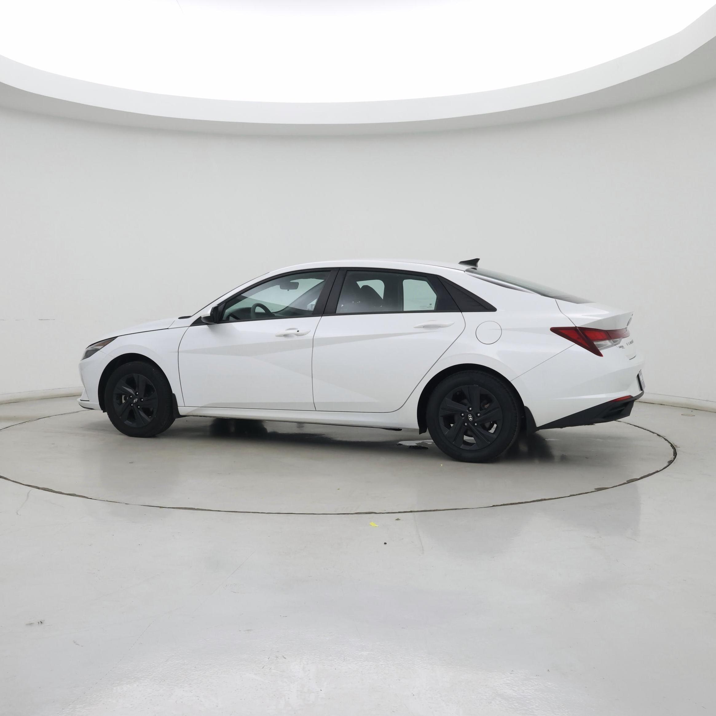 Thumbnail: 2023 Hyundai Elantra - 3