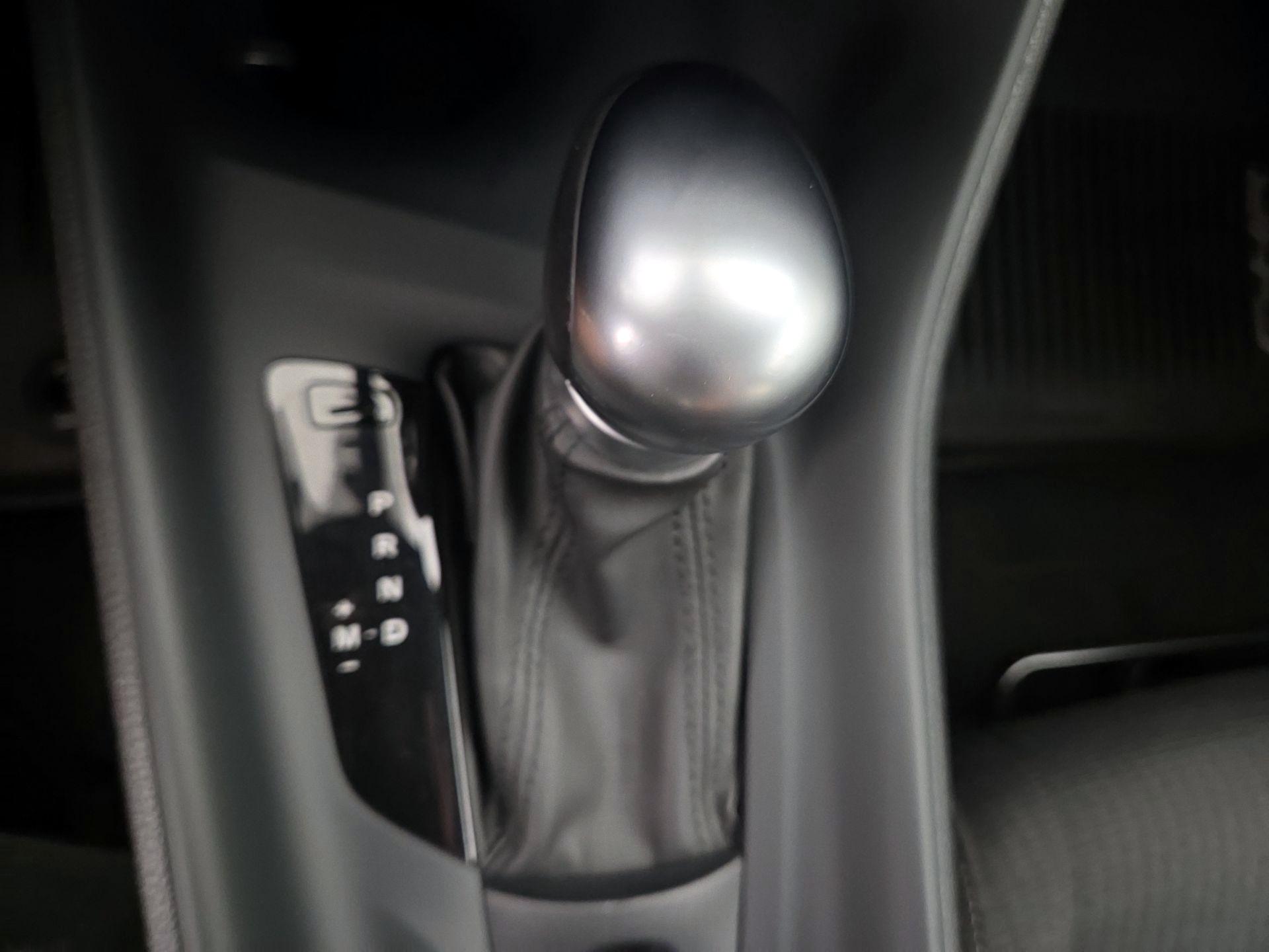 Thumbnail: 2019 Toyota C-HR - 17