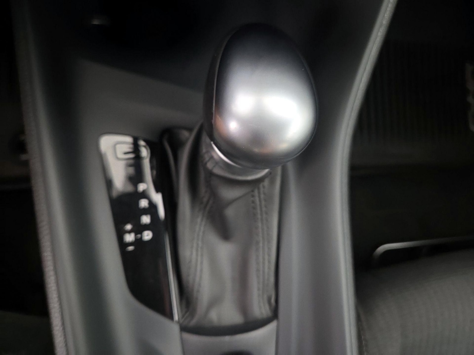 2019 Toyota C-HR LE - Photo 18