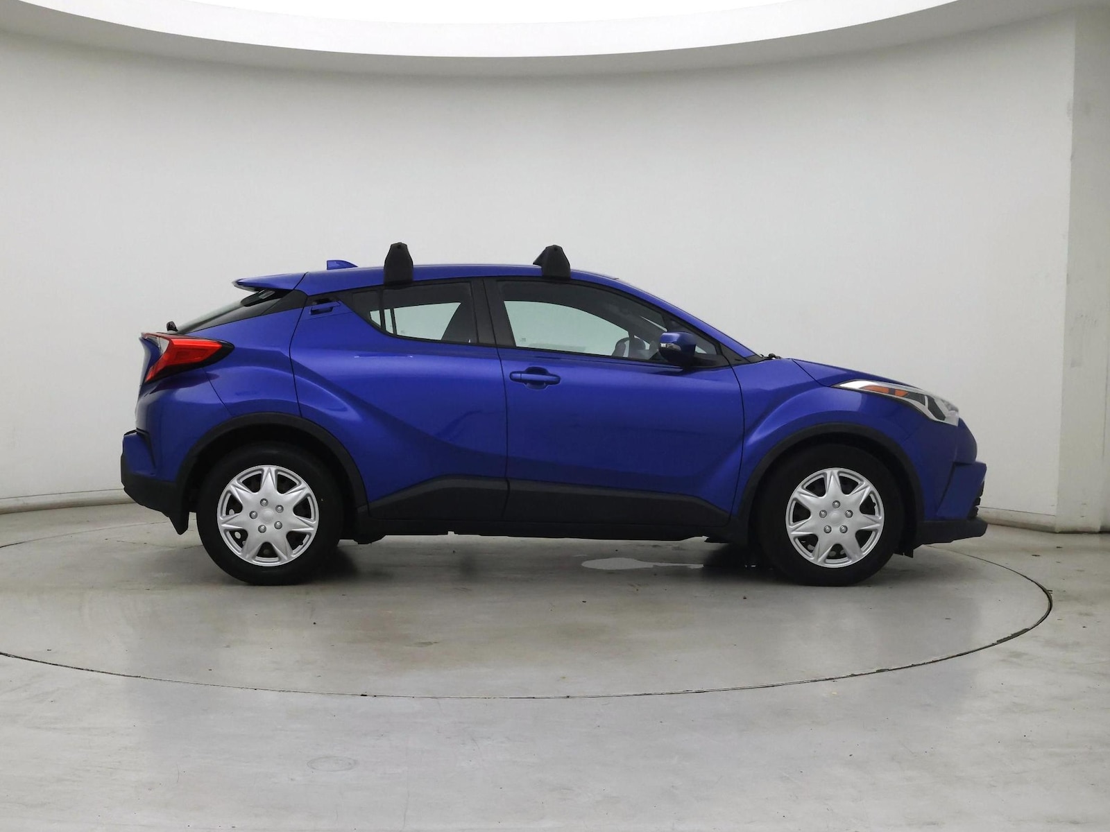 2019 Toyota C-HR LE - Photo 8