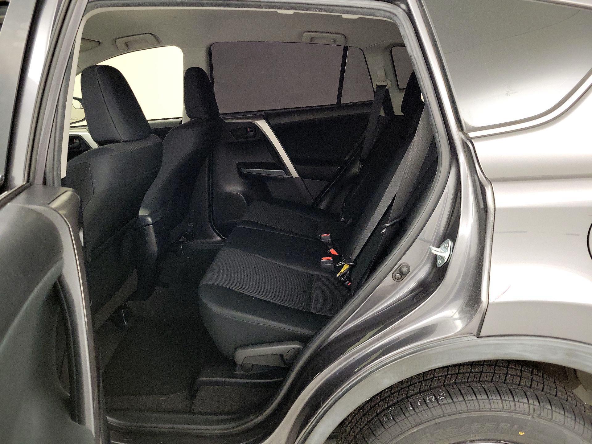 Thumbnail: 2016 Toyota RAV4 - 19