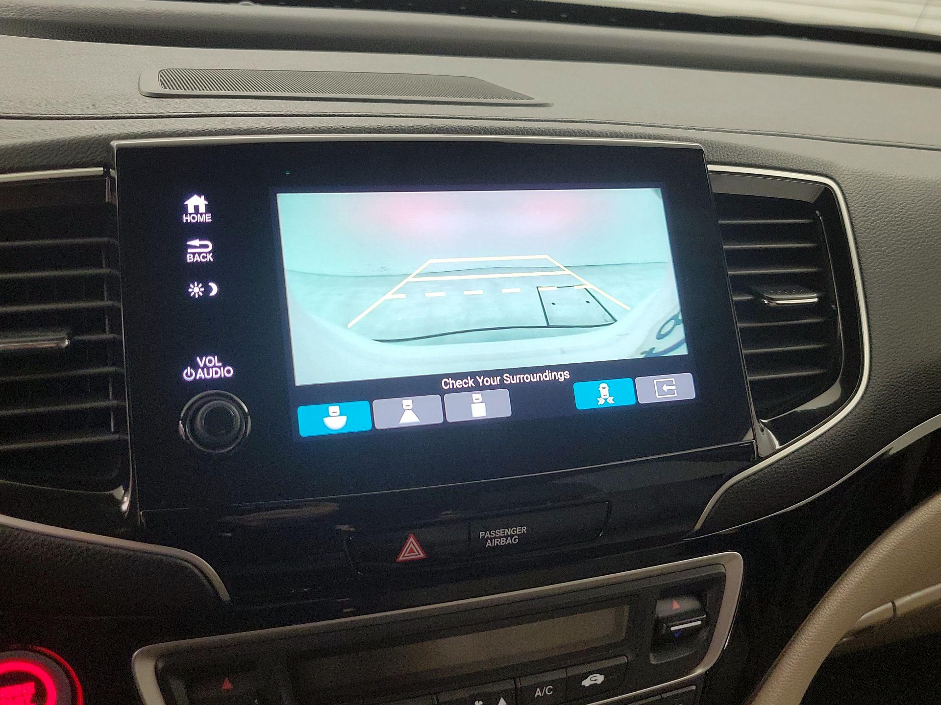 Thumbnail: 2020 Honda Pilot - 15