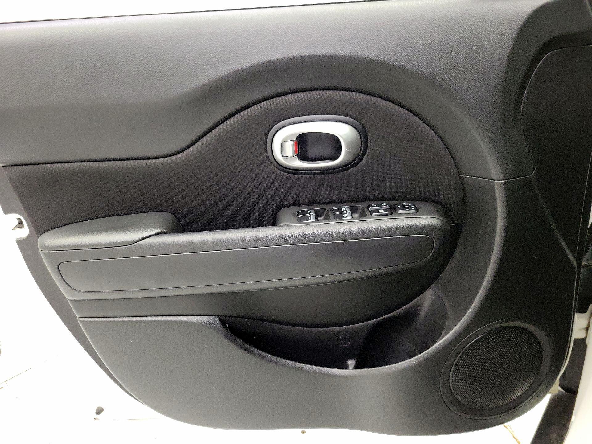 Thumbnail: 2017 Kia Soul - 12