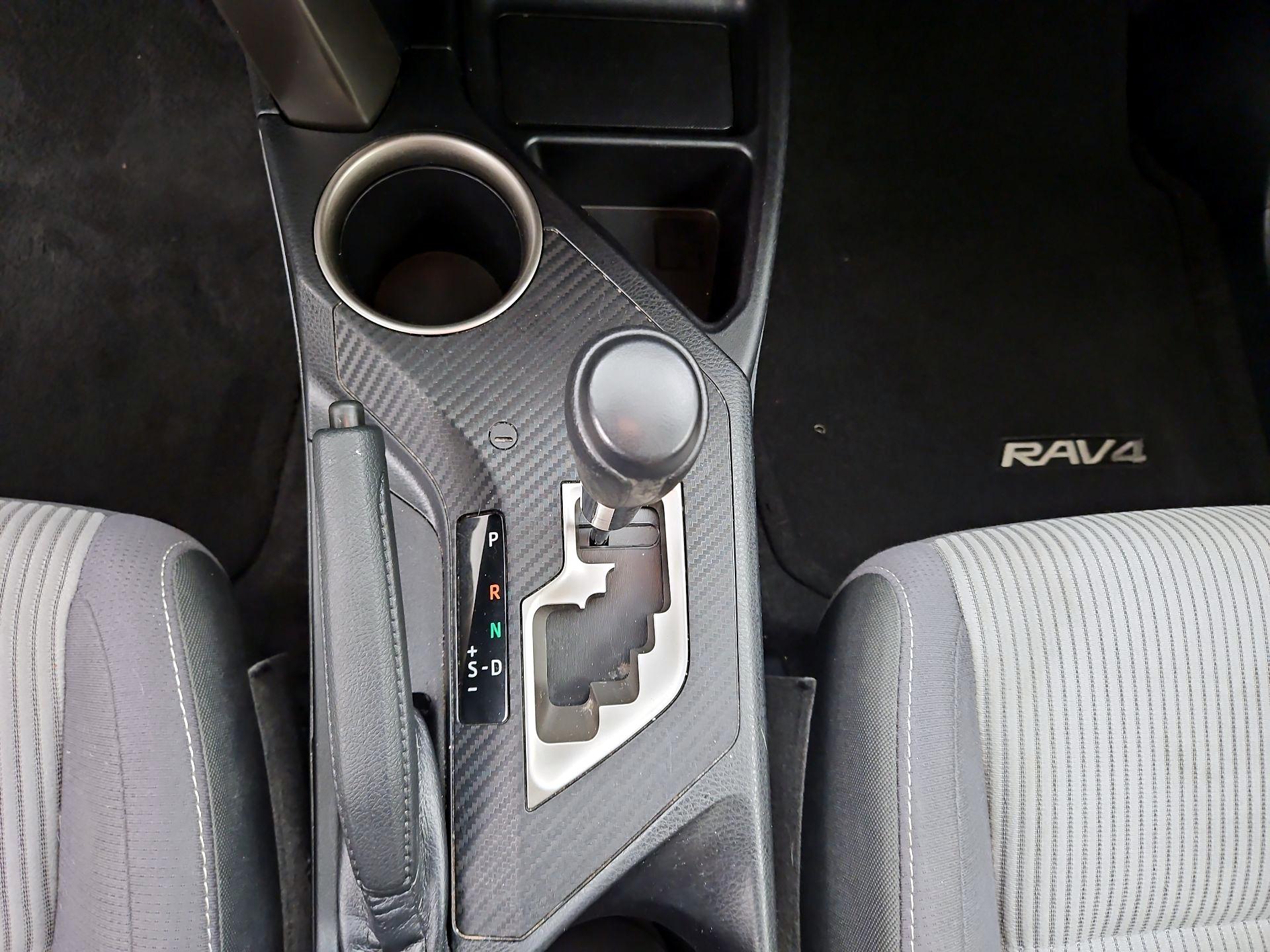 Thumbnail: 2015 Toyota RAV4 - 18