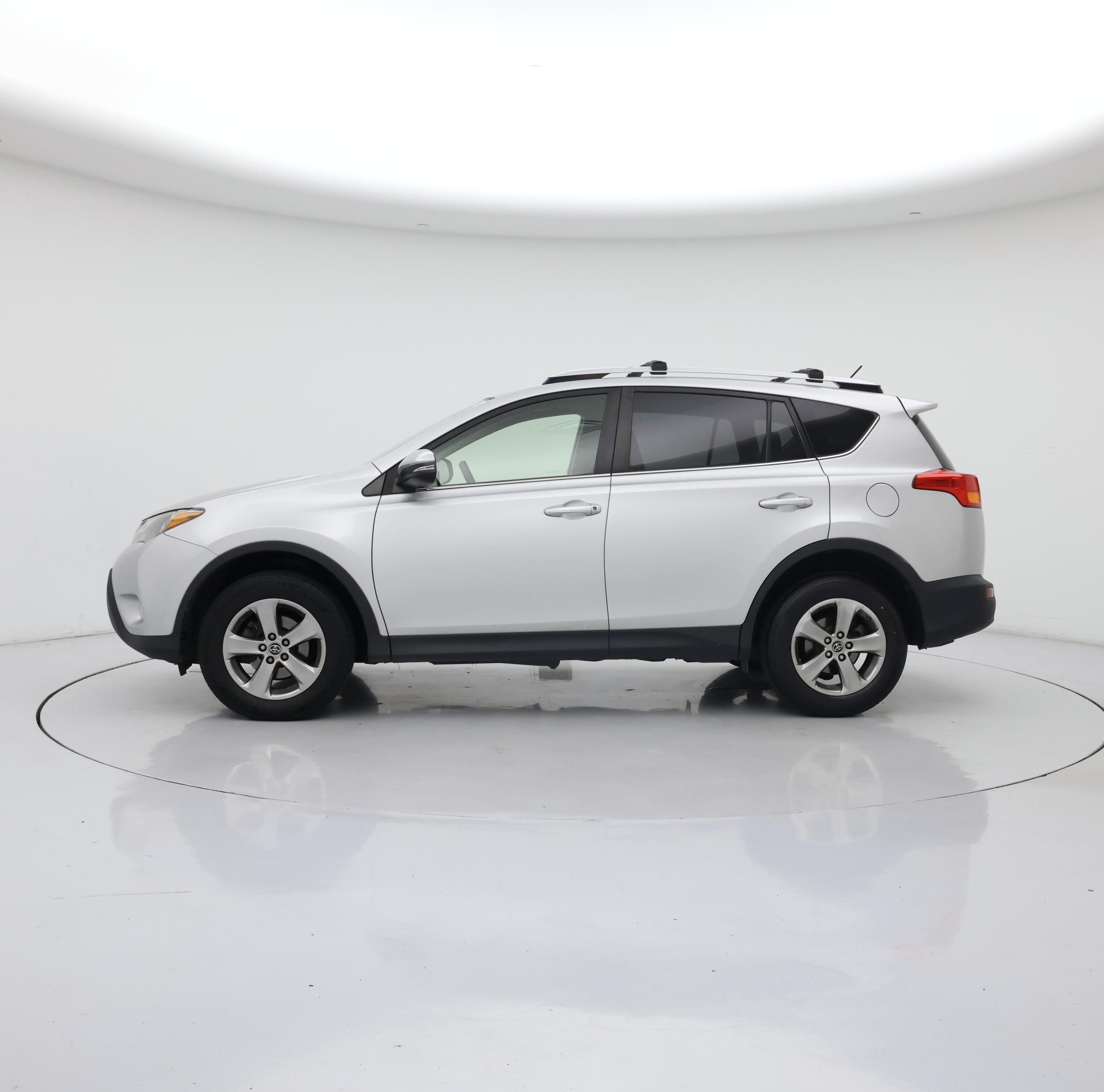Thumbnail: 2015 Toyota RAV4 - 3