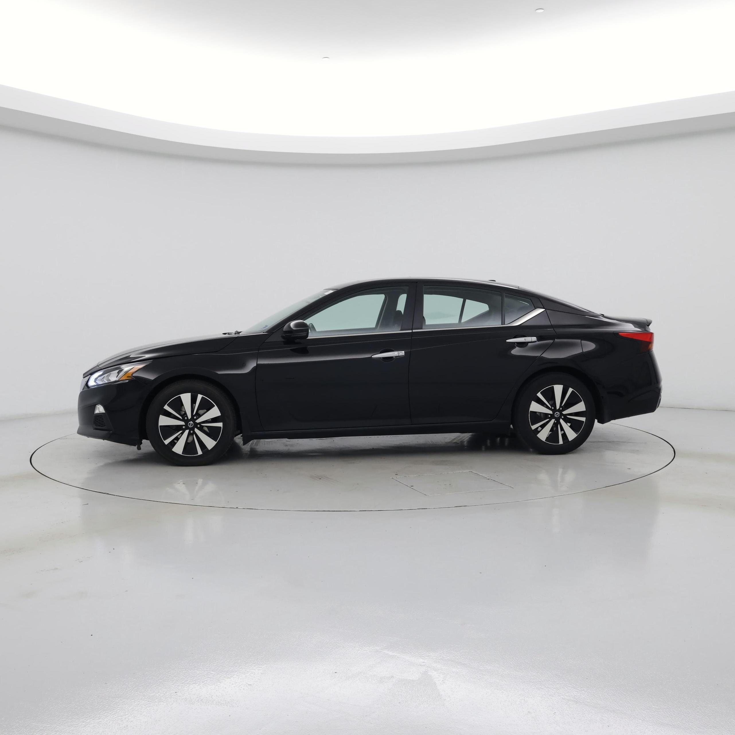 Thumbnail: 2021 Nissan Altima - 3