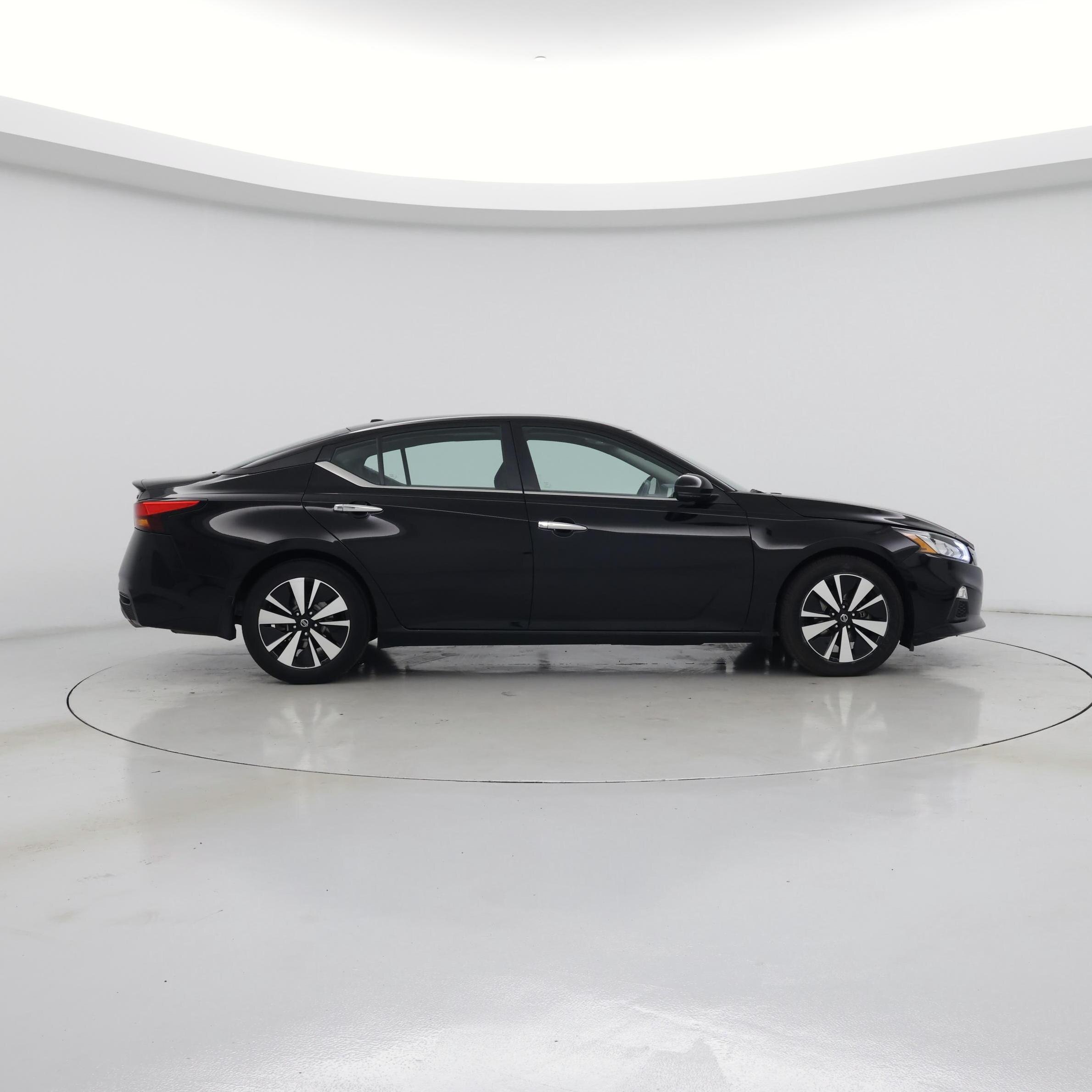Thumbnail: 2021 Nissan Altima - 7