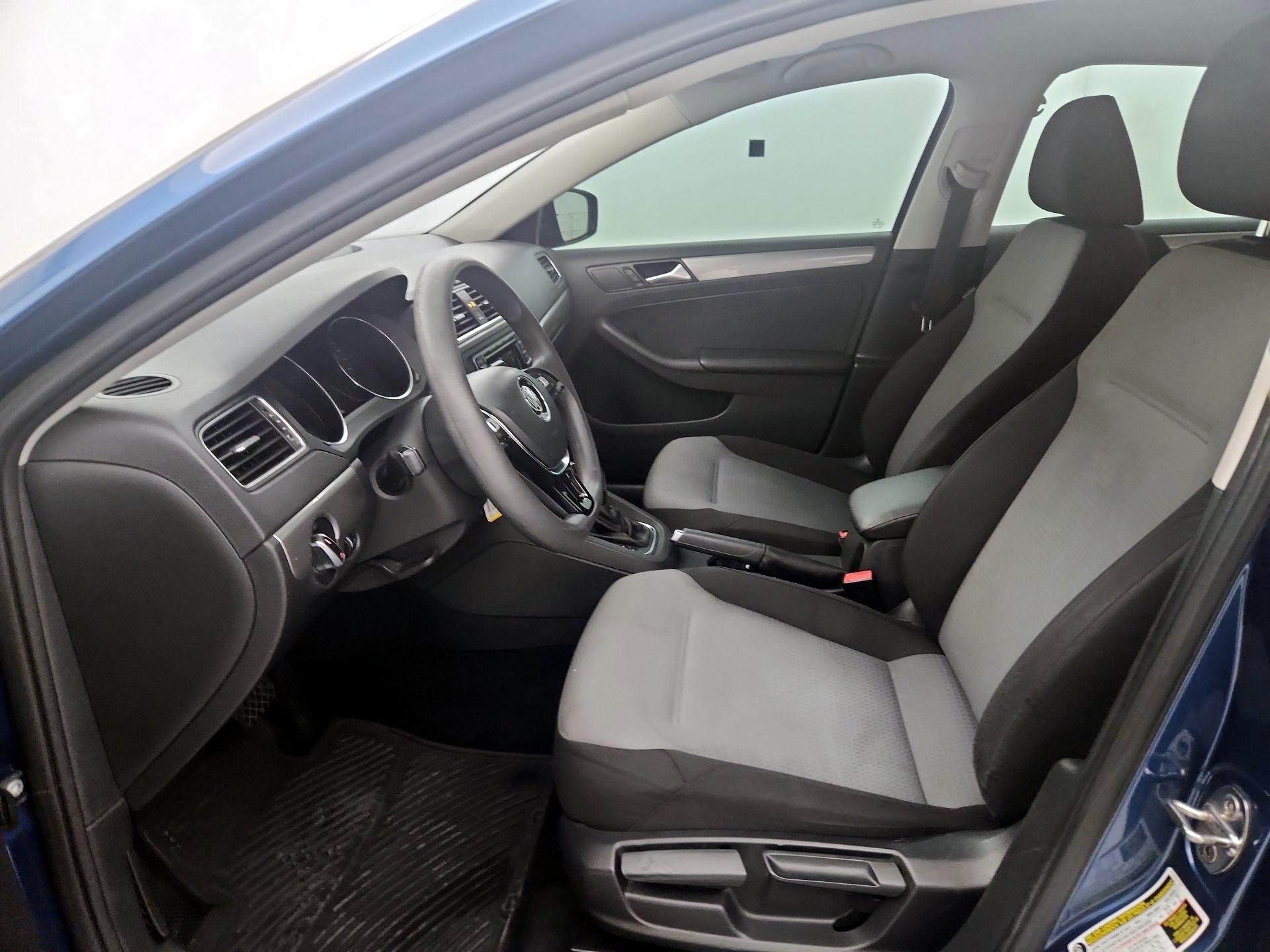 Thumbnail: 2018 Volkswagen Jetta - 11