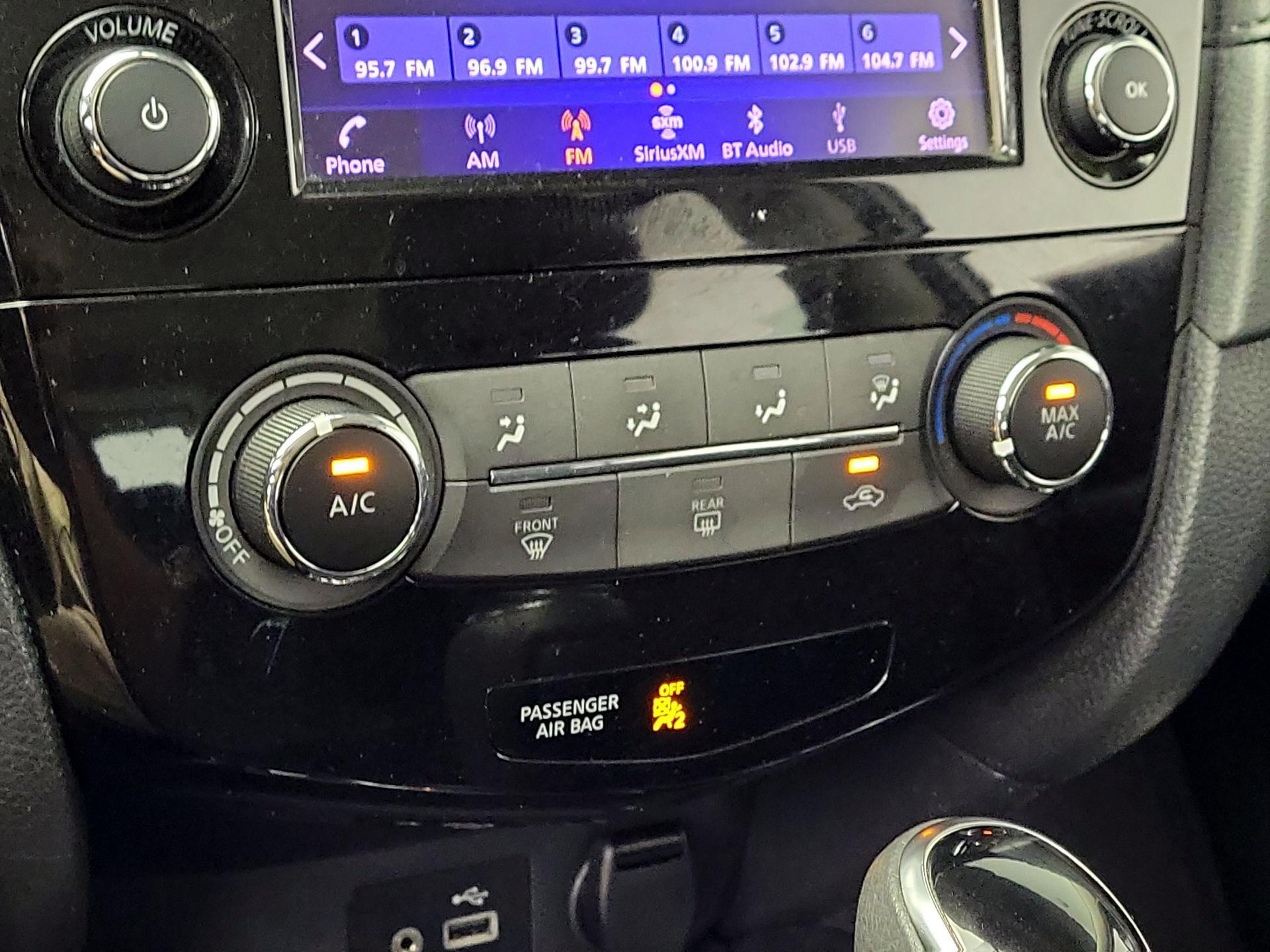 Thumbnail: 2018 Nissan Rogue - 16