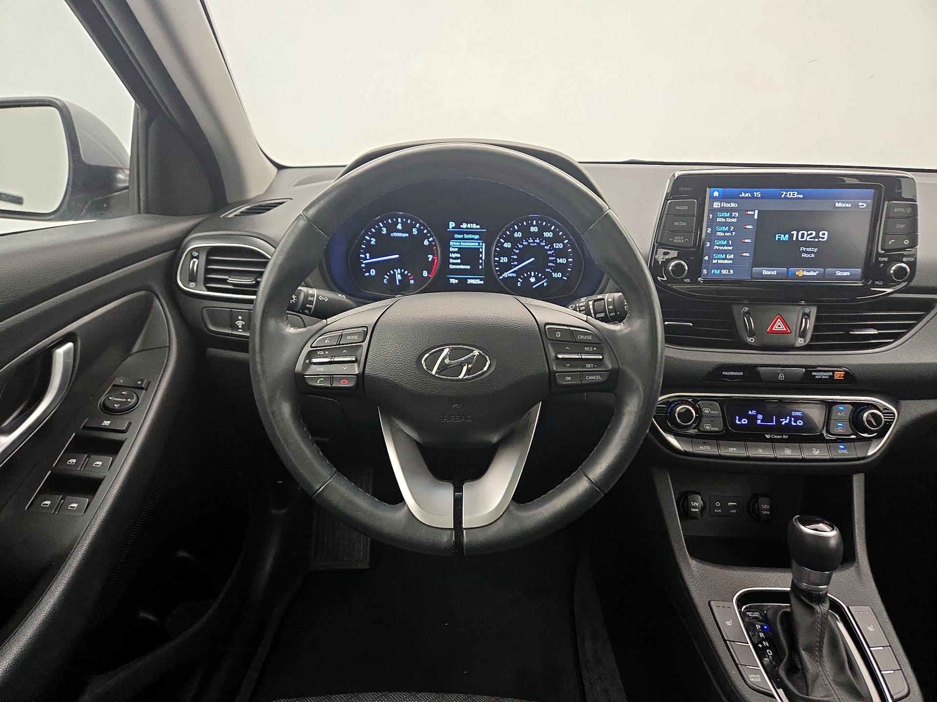 Thumbnail: 2020 Hyundai Elantra - 10