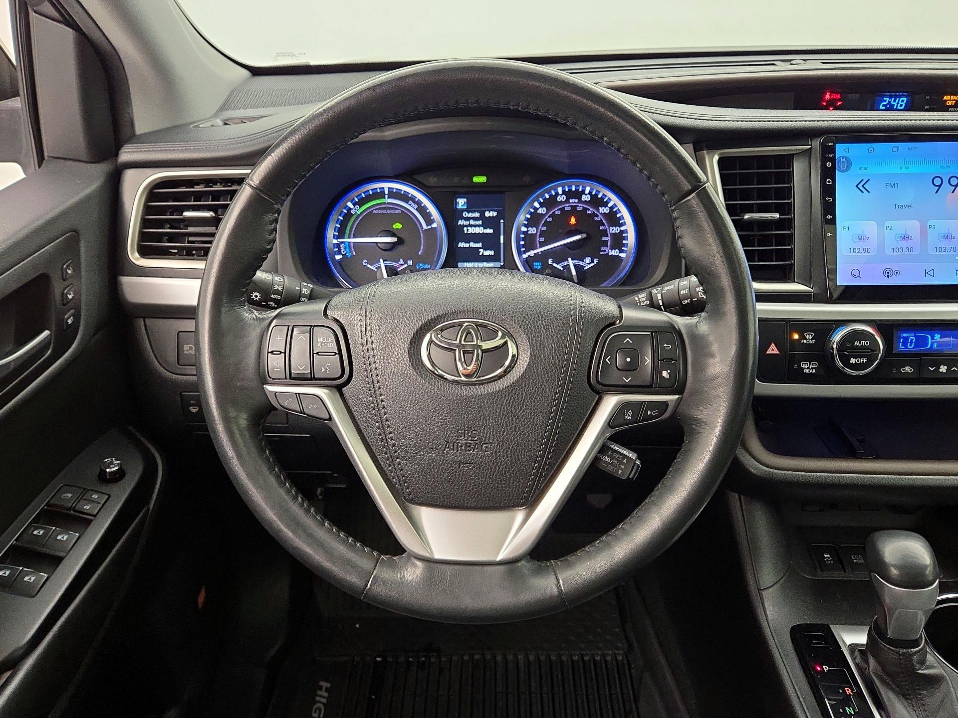 Thumbnail: 2019 Toyota Highlander - 10