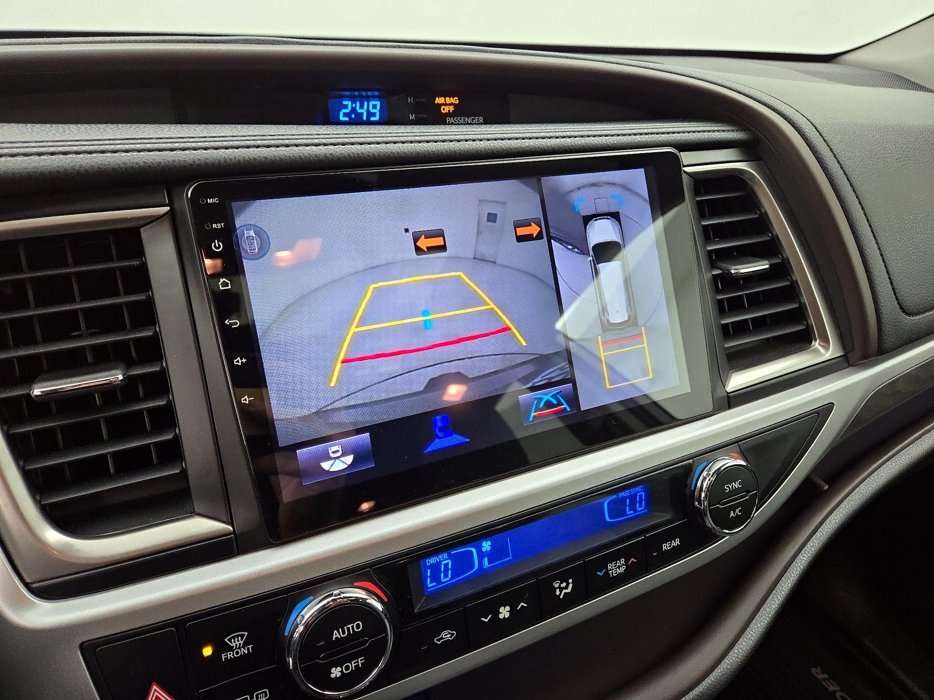 Thumbnail: 2019 Toyota Highlander - 14