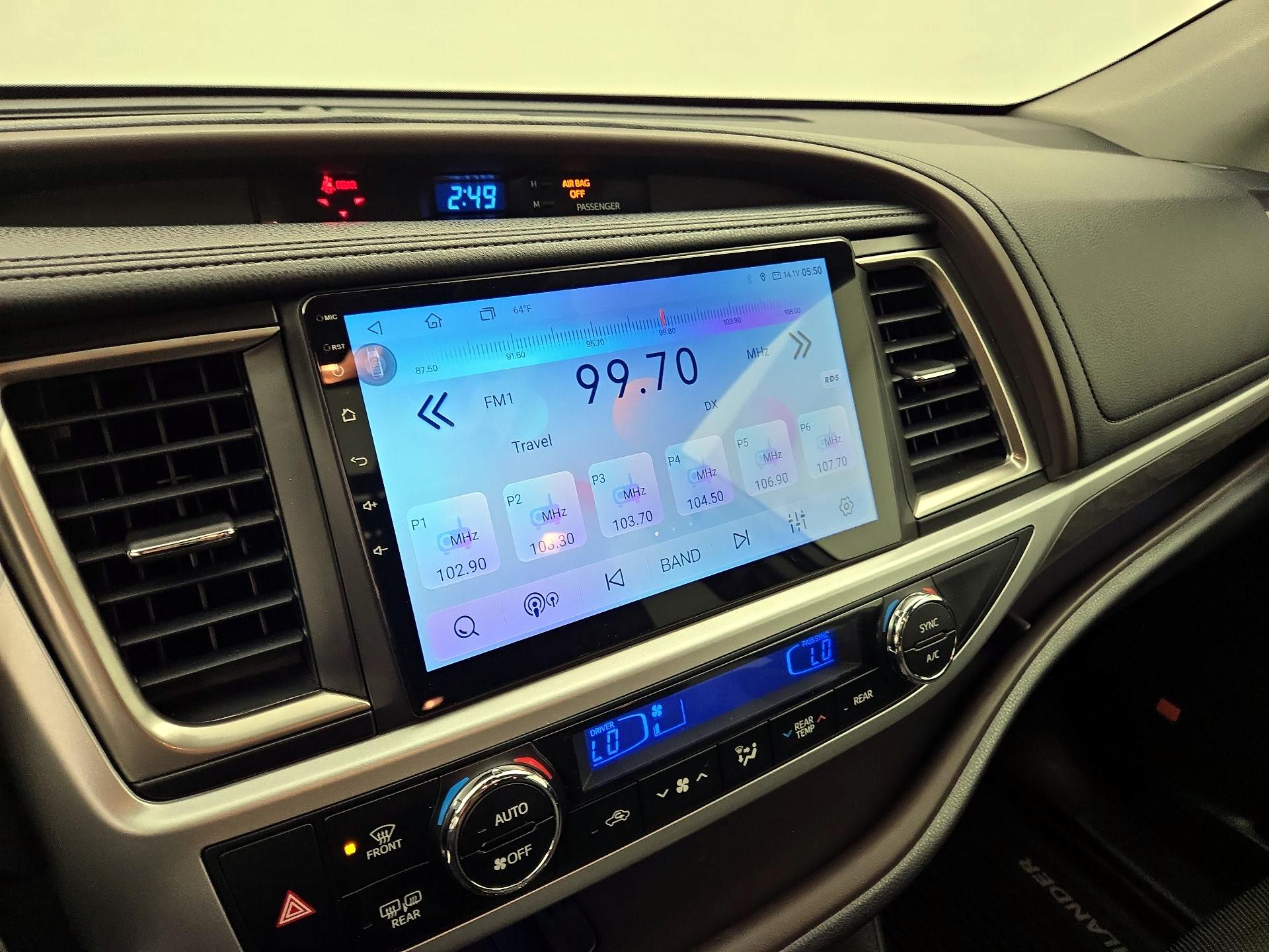 Thumbnail: 2019 Toyota Highlander - 15