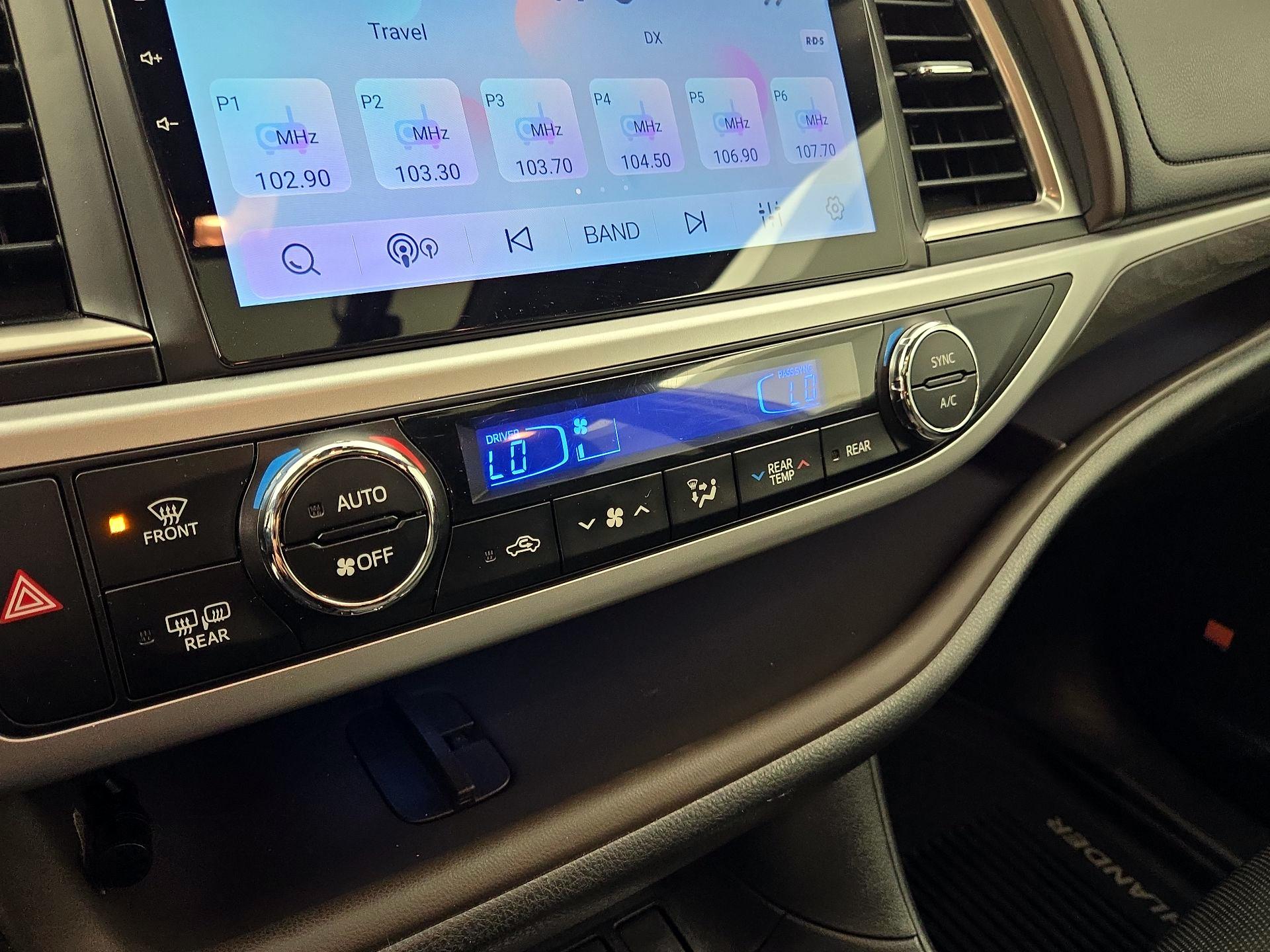 Thumbnail: 2019 Toyota Highlander - 16