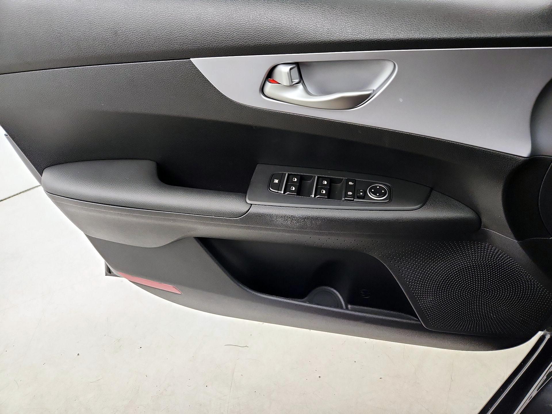Thumbnail: 2024 Kia Forte - 12