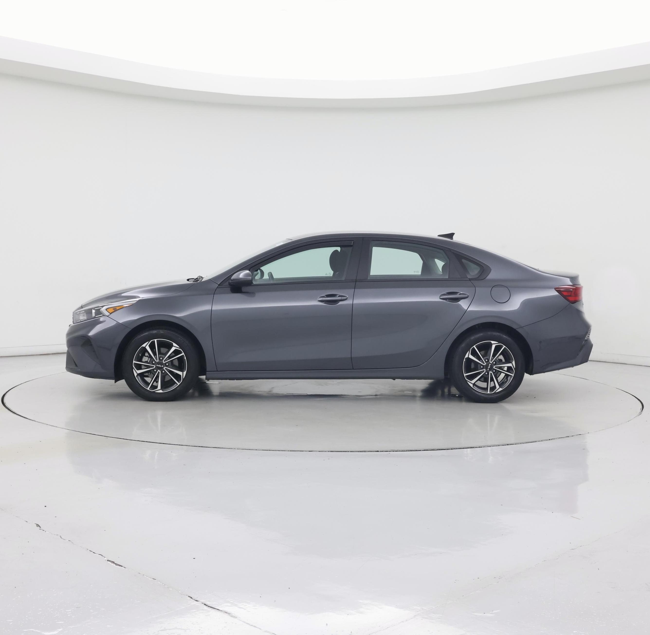 Thumbnail: 2024 Kia Forte - 3