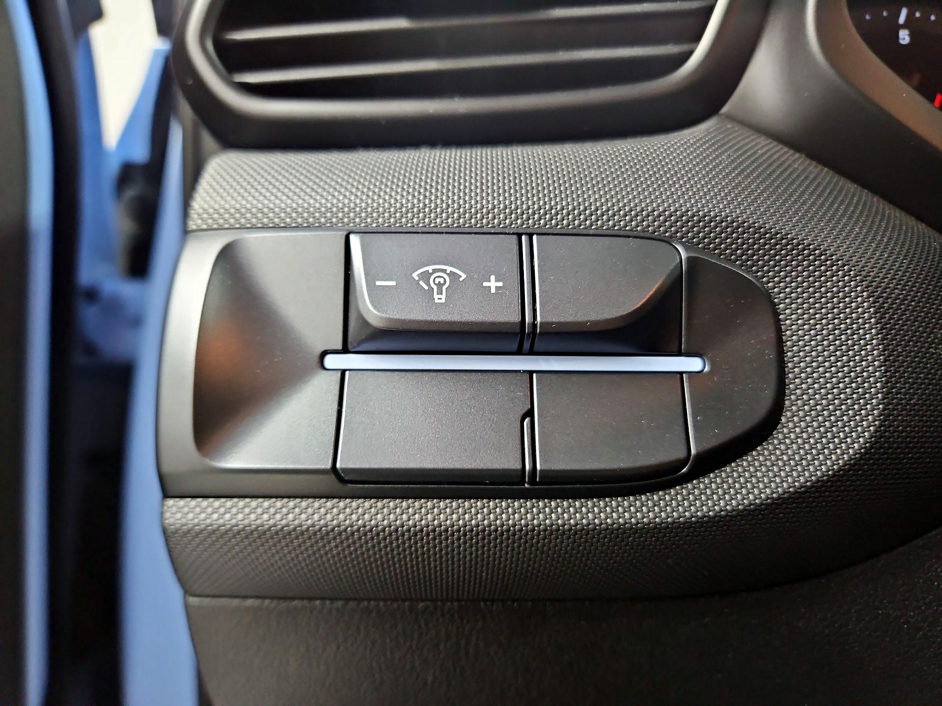 Thumbnail: 2019 Hyundai Veloster - 13