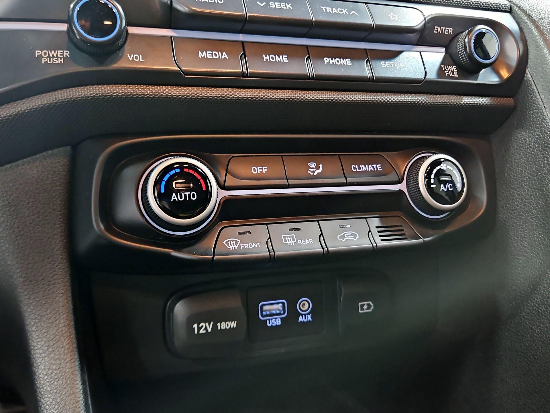 Thumbnail: 2019 Hyundai Veloster - 16