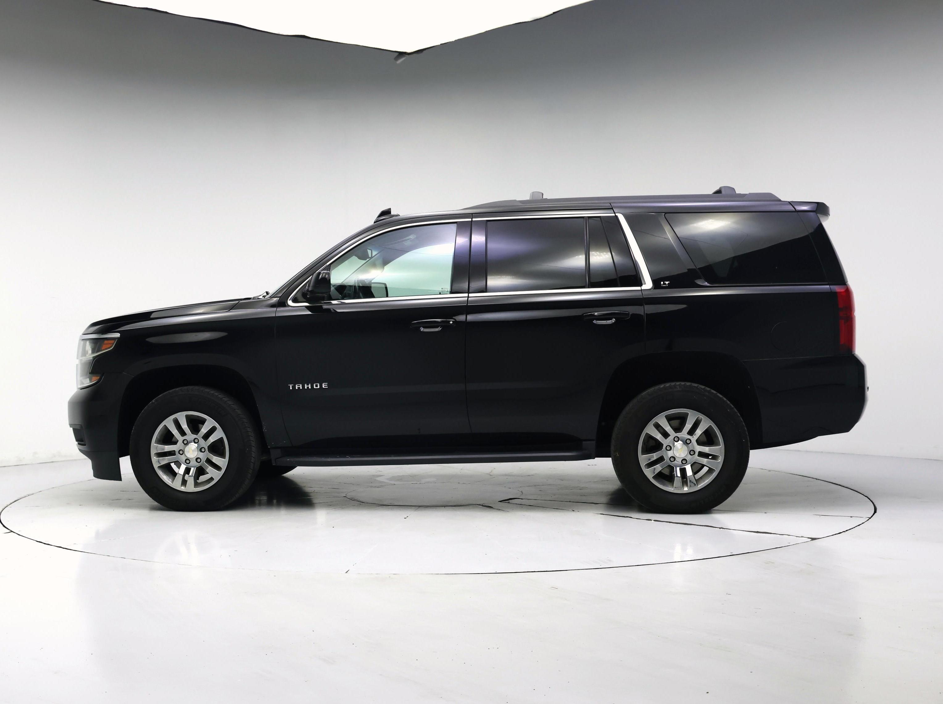 Thumbnail: 2019 Chevrolet Tahoe - 3