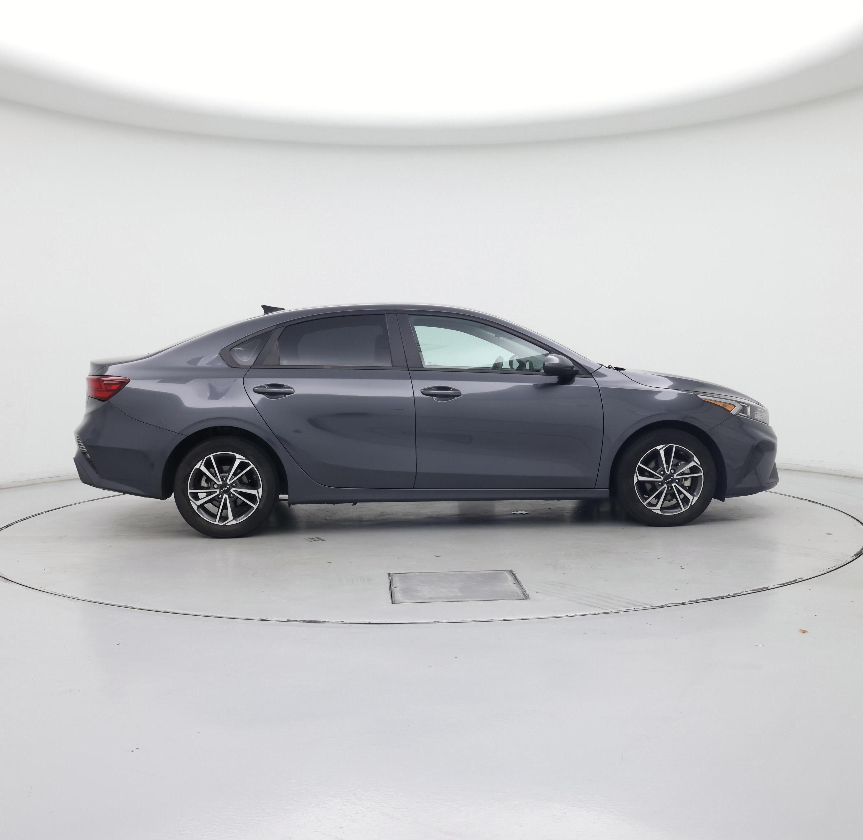 Thumbnail: 2022 Kia Forte - 7