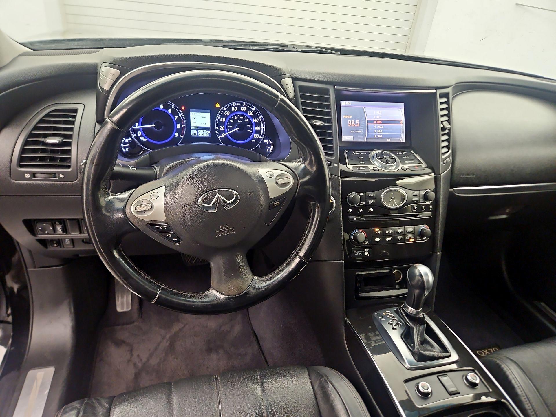 Thumbnail: 2017 INFINITI QX70 - 9