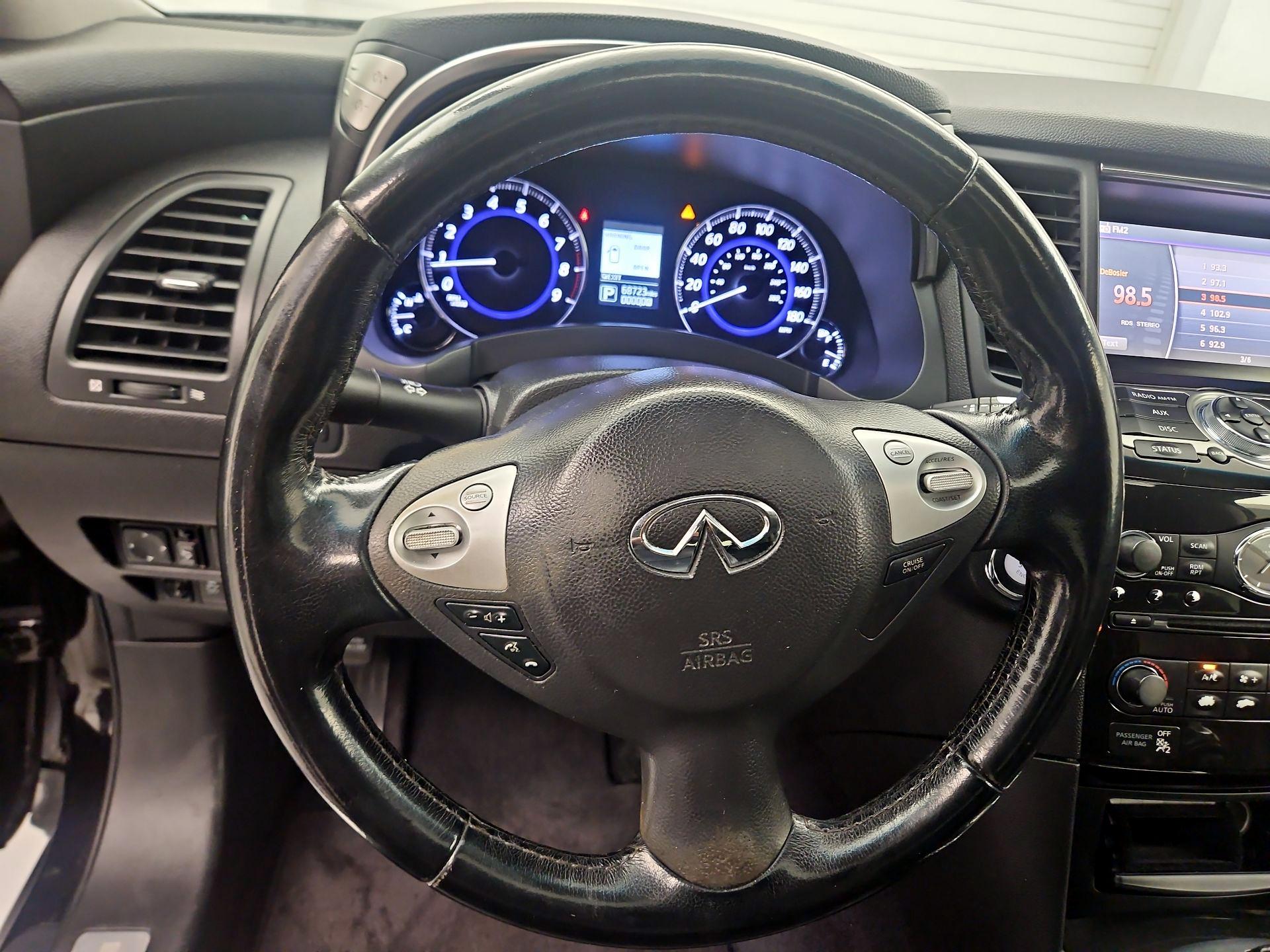 Thumbnail: 2017 INFINITI QX70 - 10
