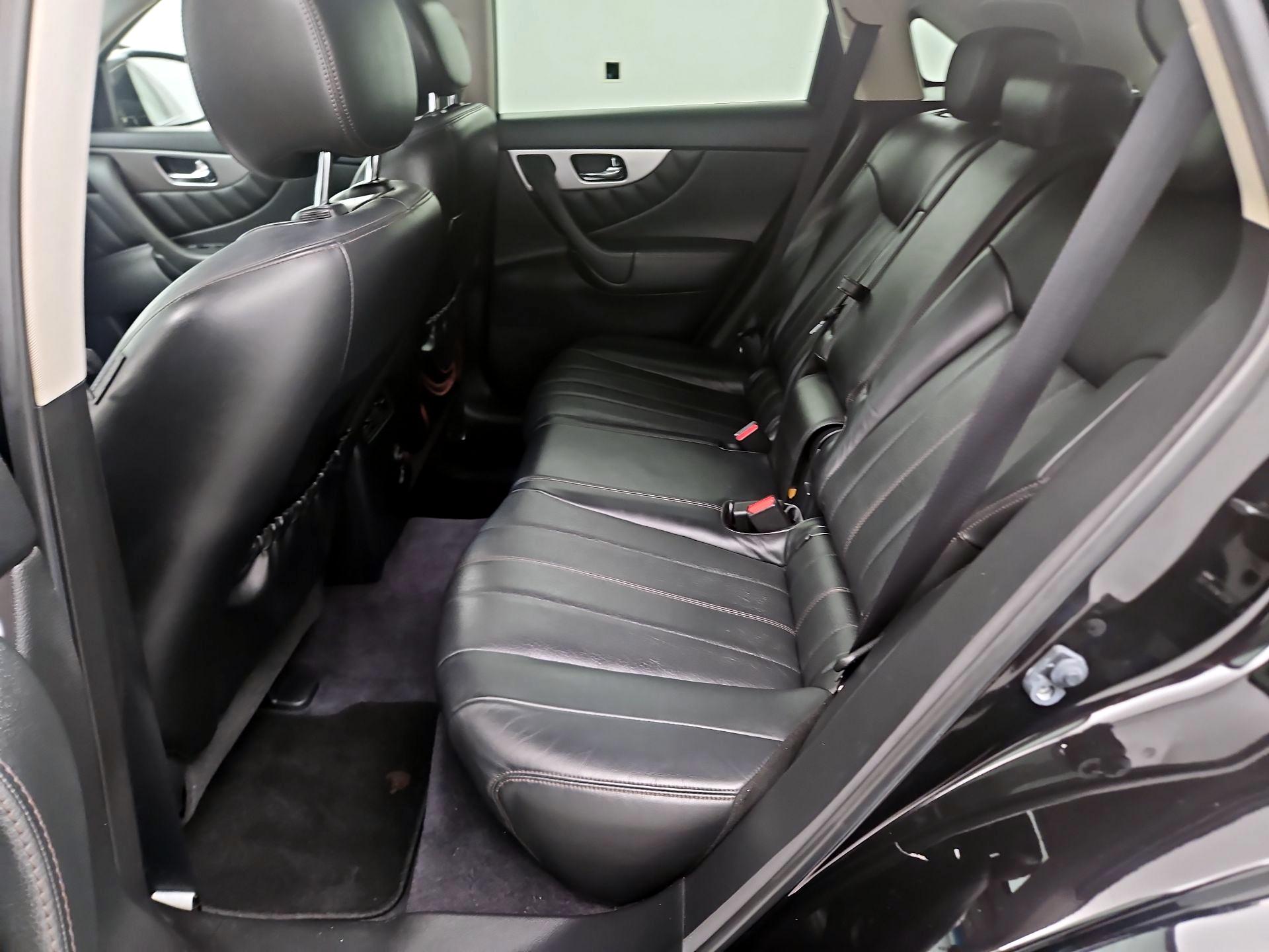 Thumbnail: 2017 INFINITI QX70 - 20