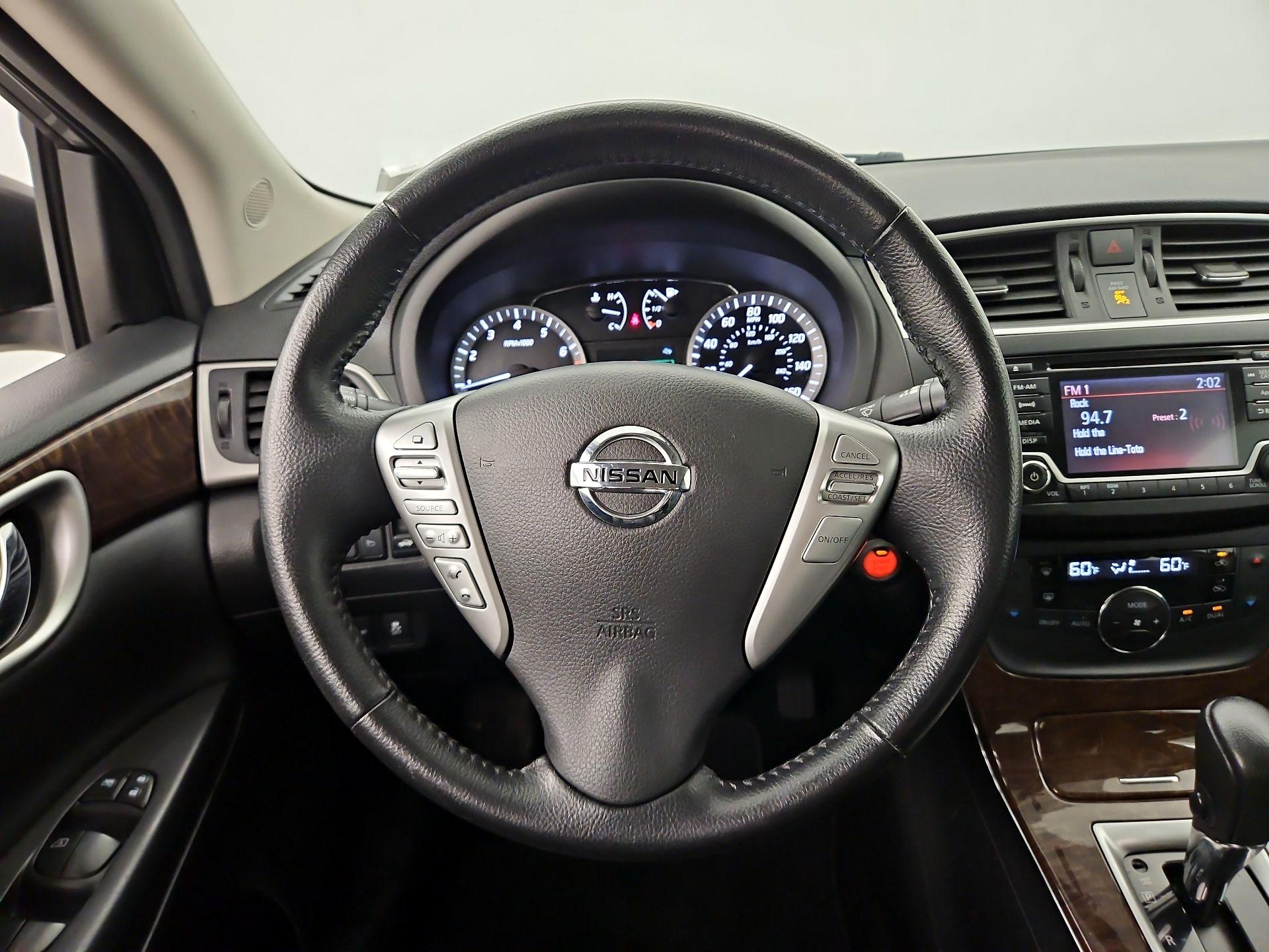 Thumbnail: 2015 Nissan Sentra - 10