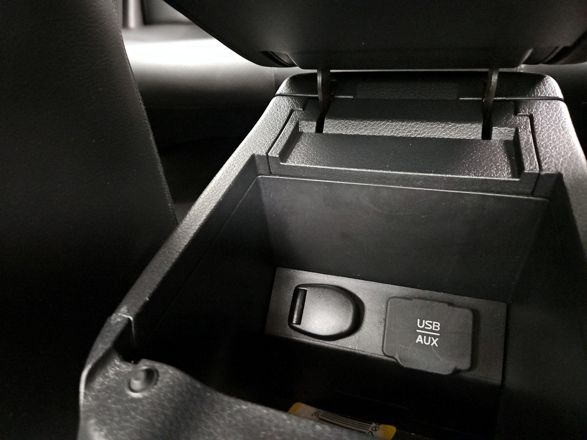 Thumbnail: 2015 Nissan Sentra - 18