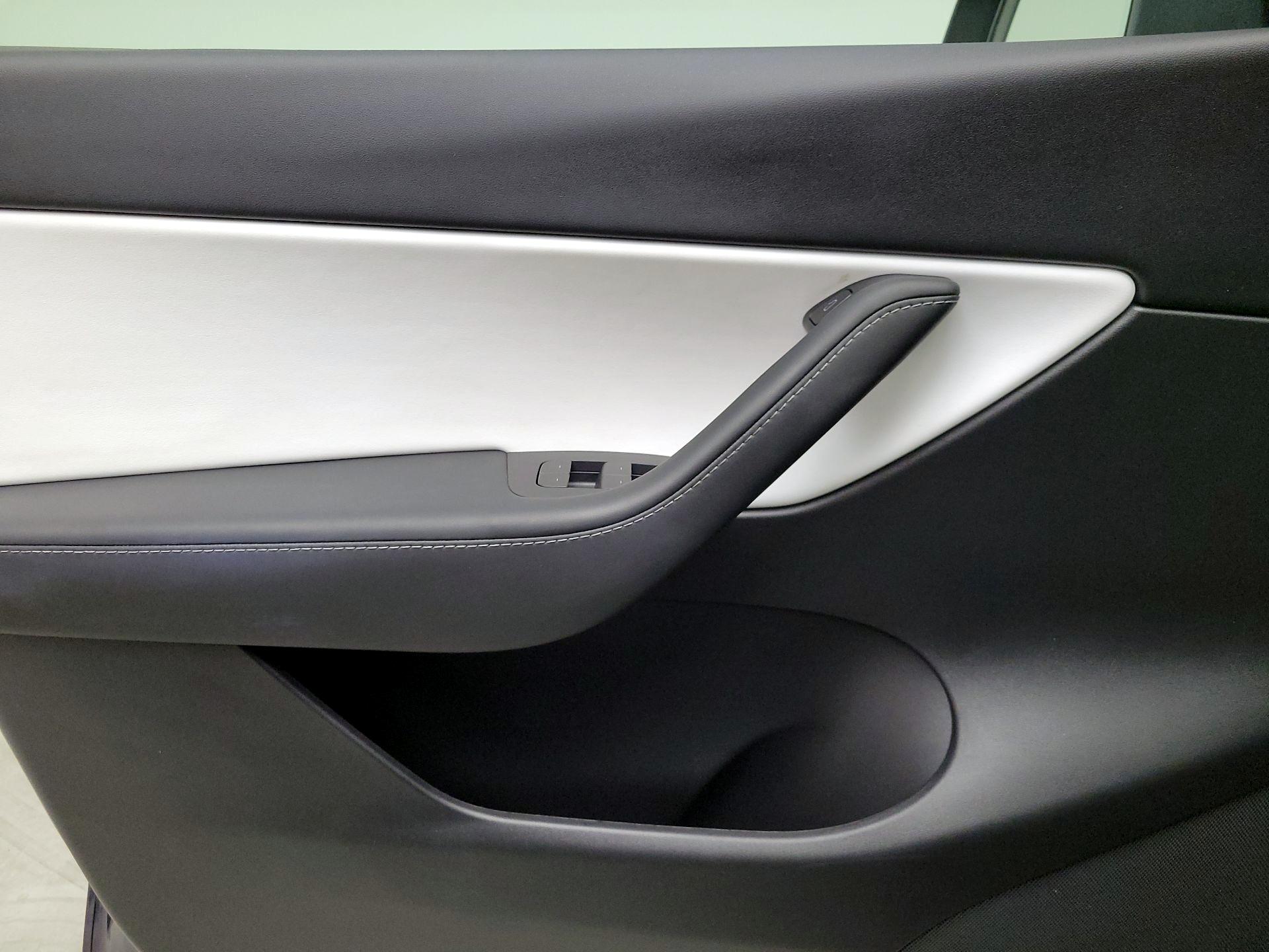 Thumbnail: 2022 Tesla Model Y - 12