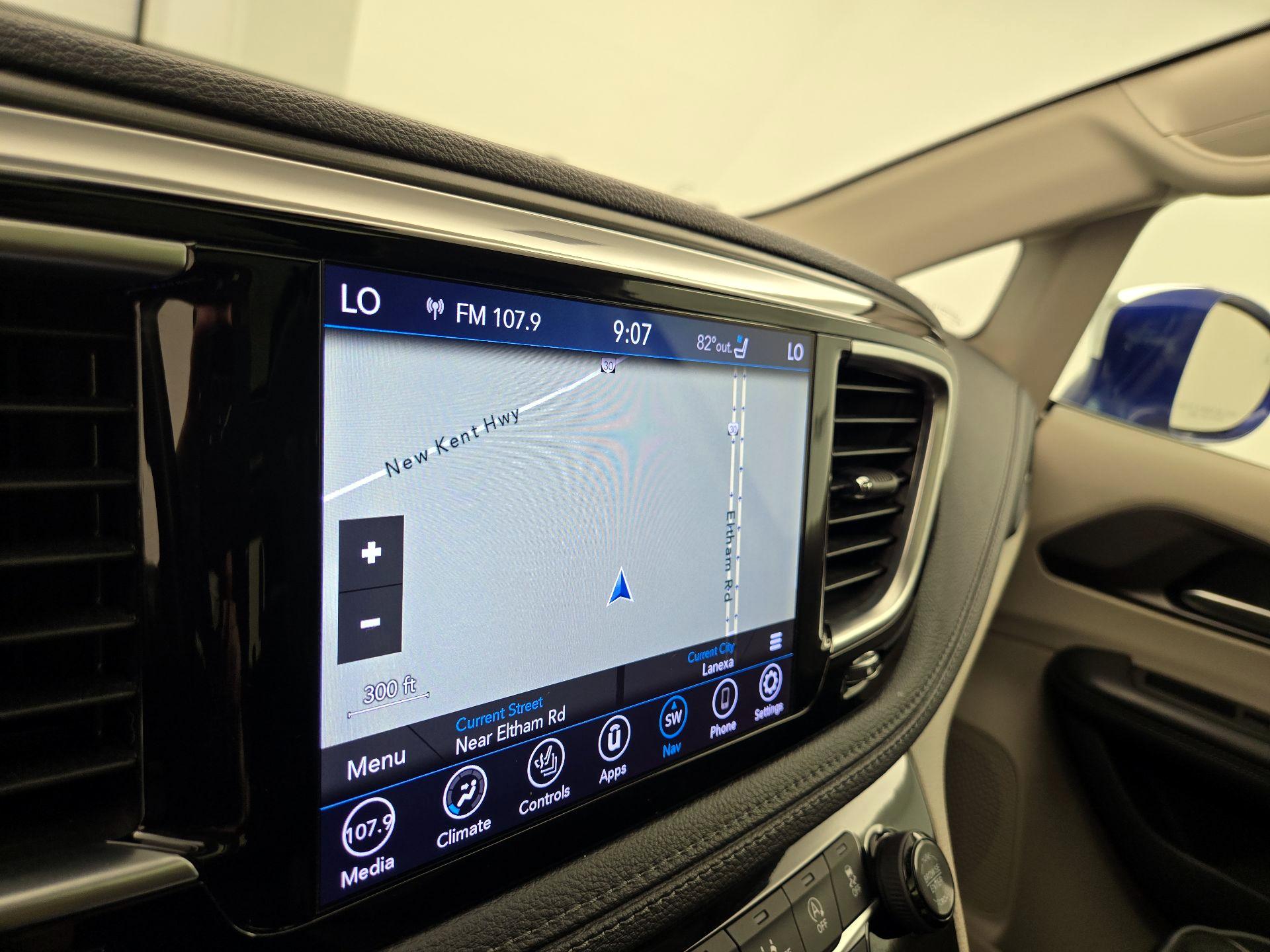 Thumbnail: 2019 Chrysler Pacifica - 14