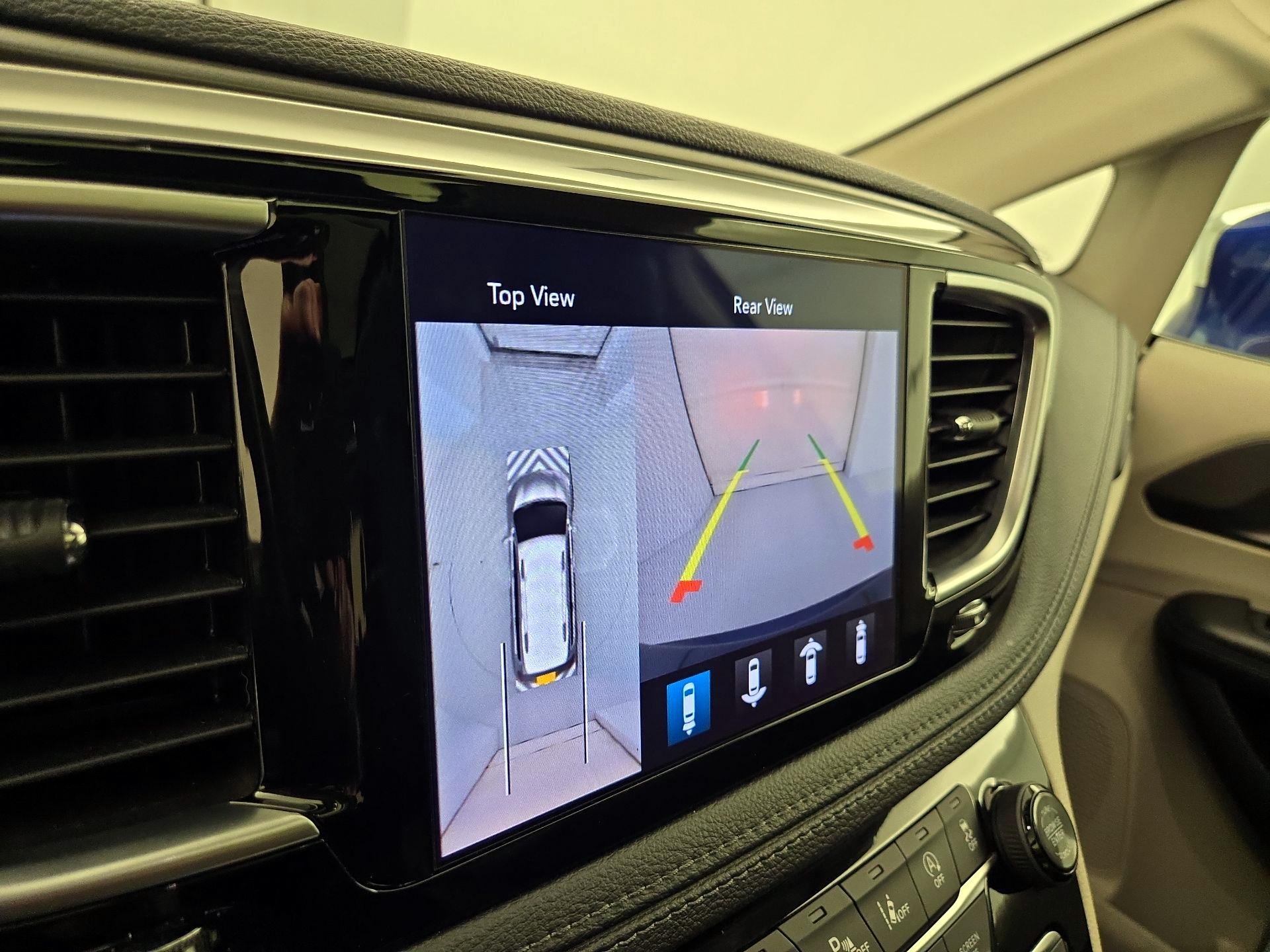 Thumbnail: 2019 Chrysler Pacifica - 15