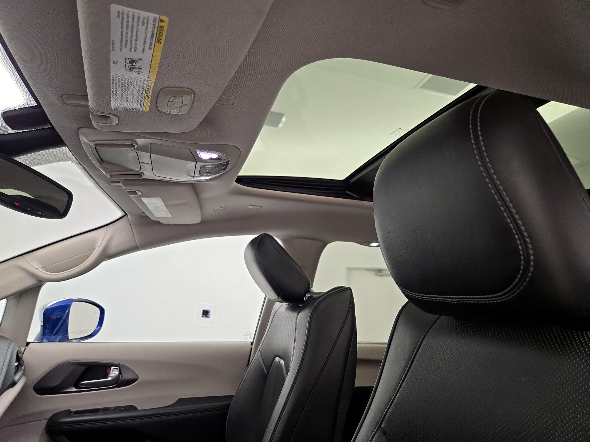 Thumbnail: 2019 Chrysler Pacifica - 20