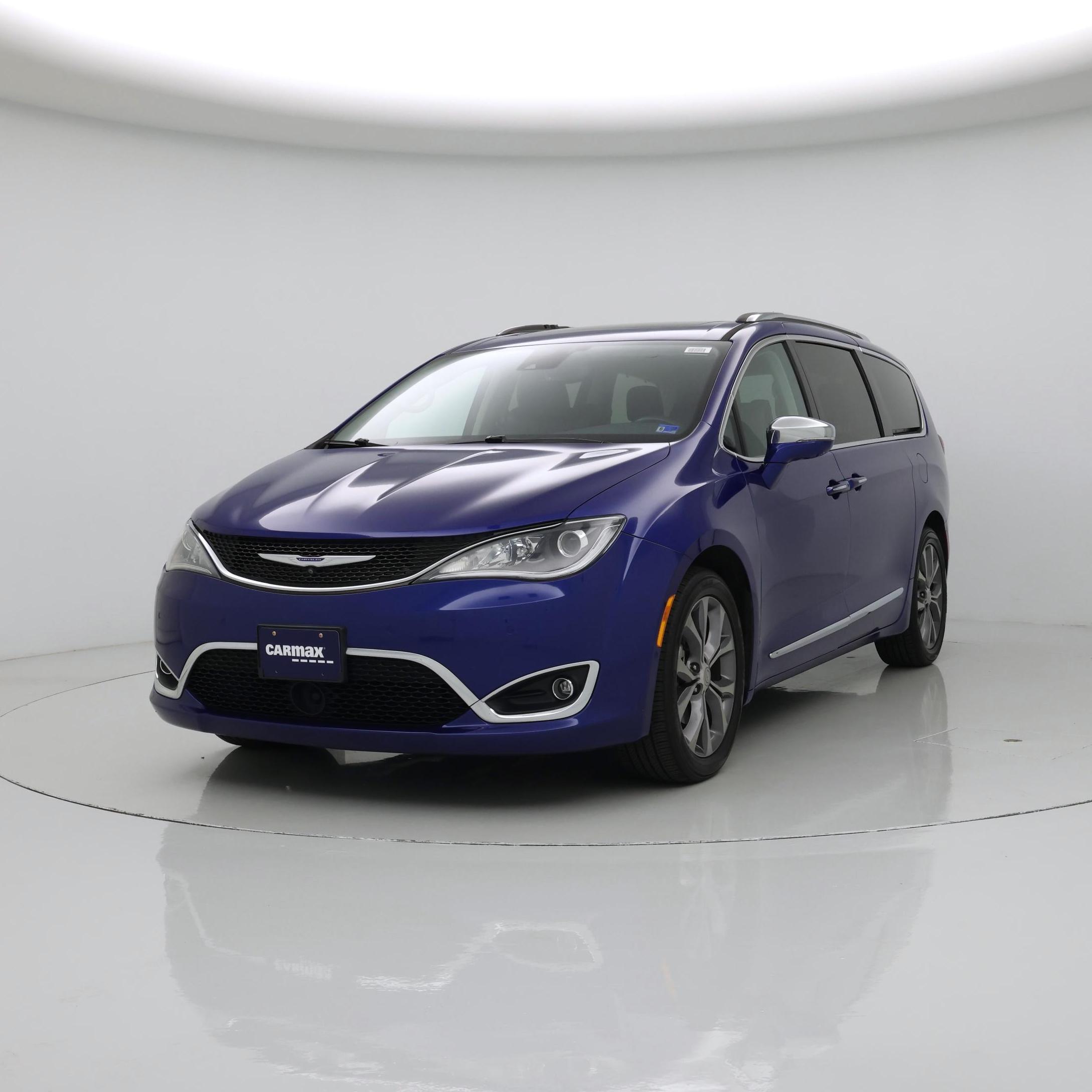 Thumbnail: 2019 Chrysler Pacifica - 4