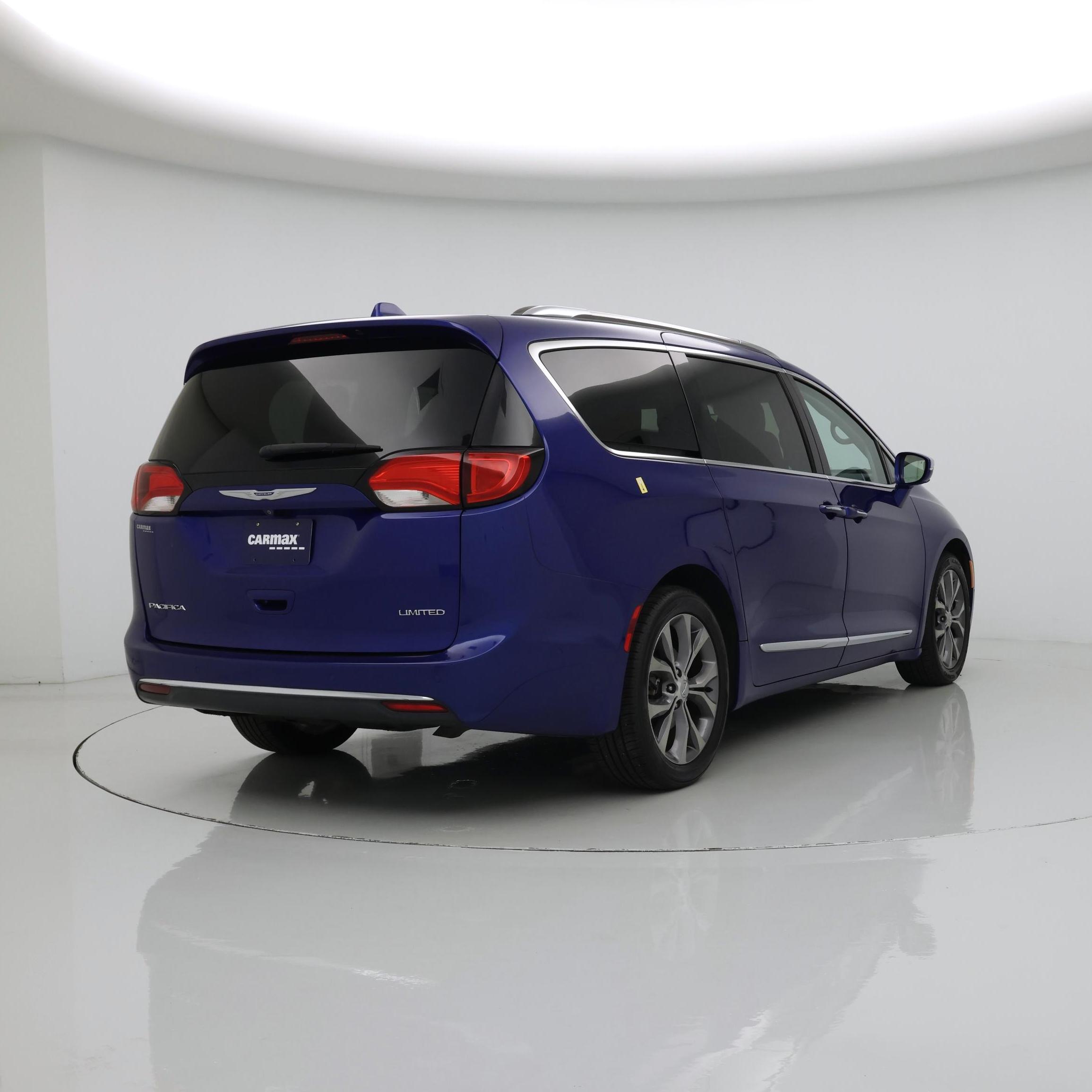 Thumbnail: 2019 Chrysler Pacifica - 8