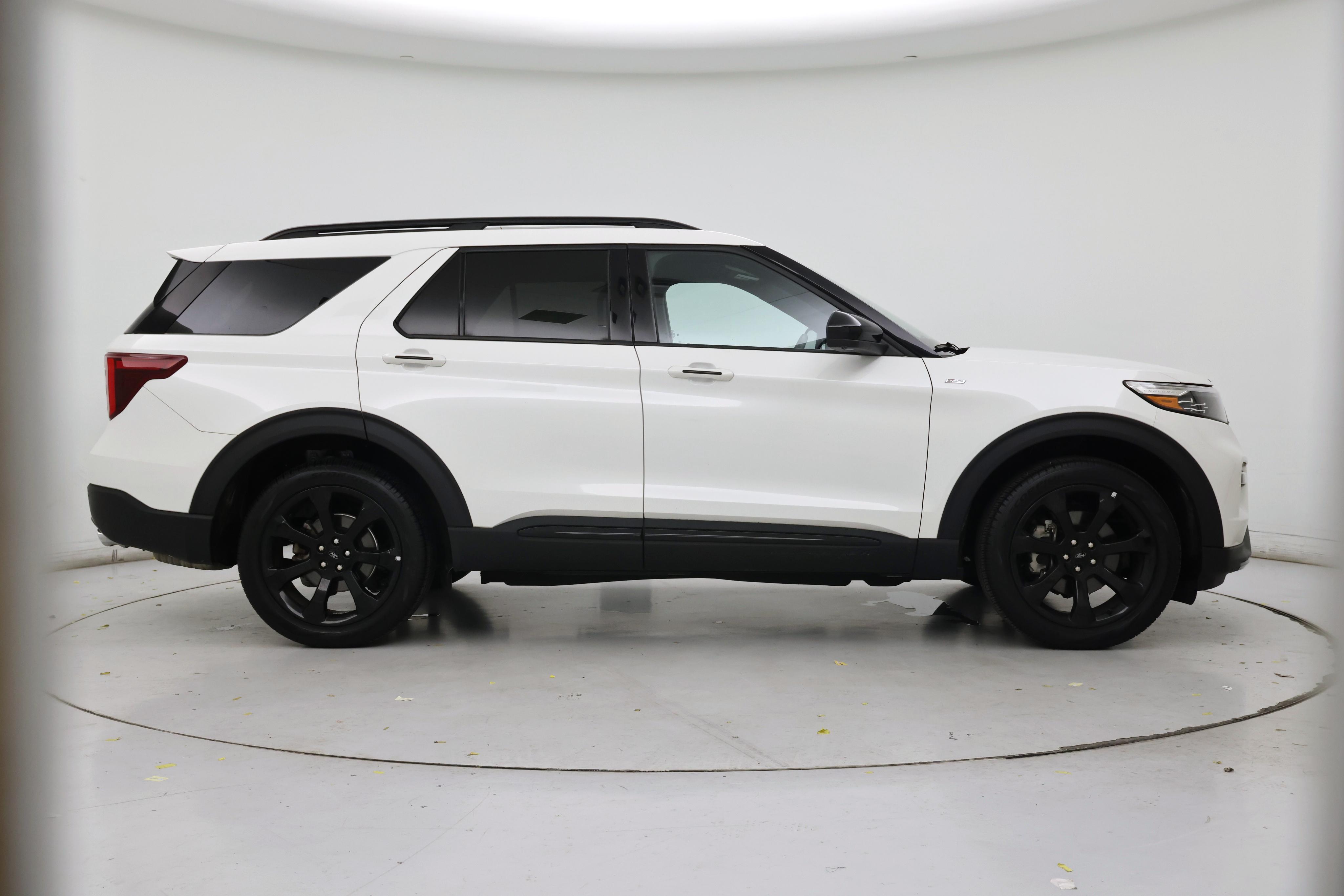 Thumbnail: 2023 Ford Explorer - 7